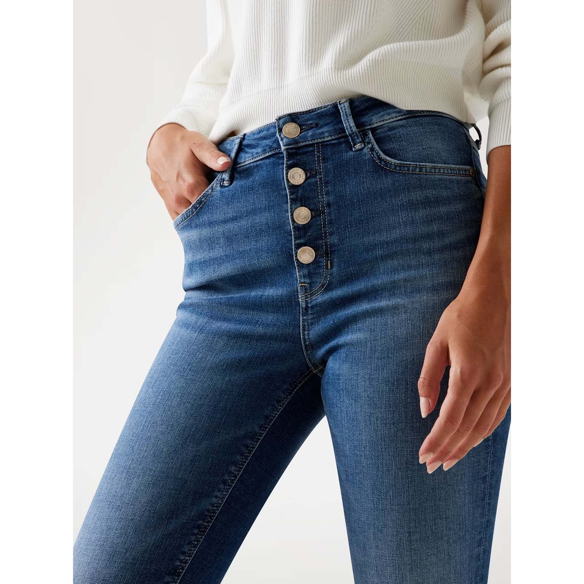 1981_EXPOSED_BUTTON_W5BA28D0793_WNL1_Image_4