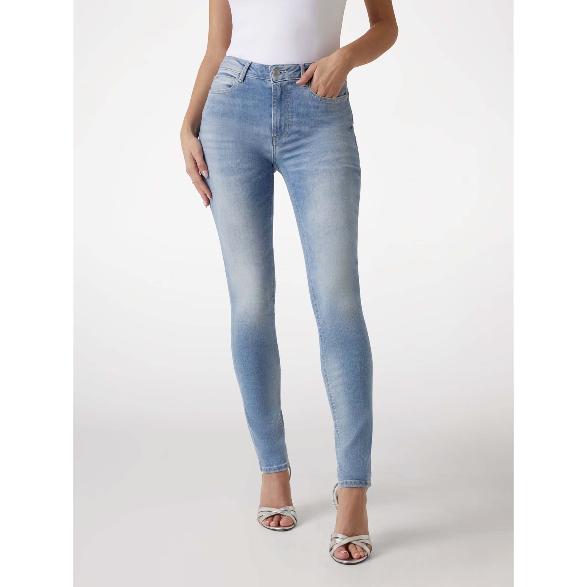 1981_SKINNY_W2YA46D4Q01_CLH1_Image_2