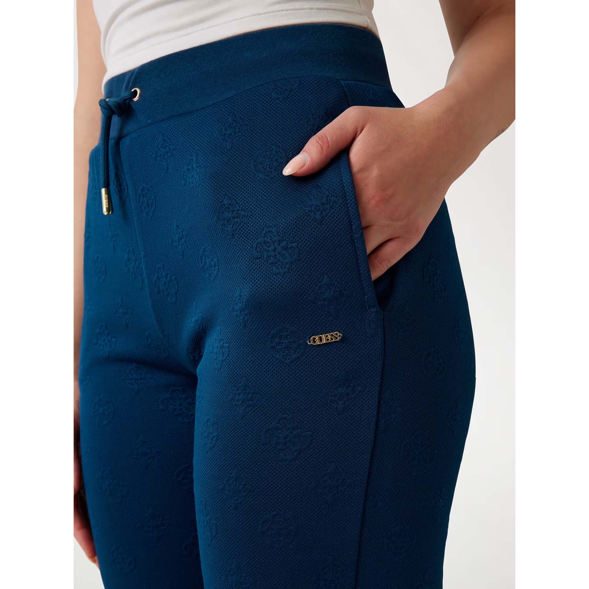 3D_PEONY_JOGGER_V5YB06KBSL2_FBBO_Image_4