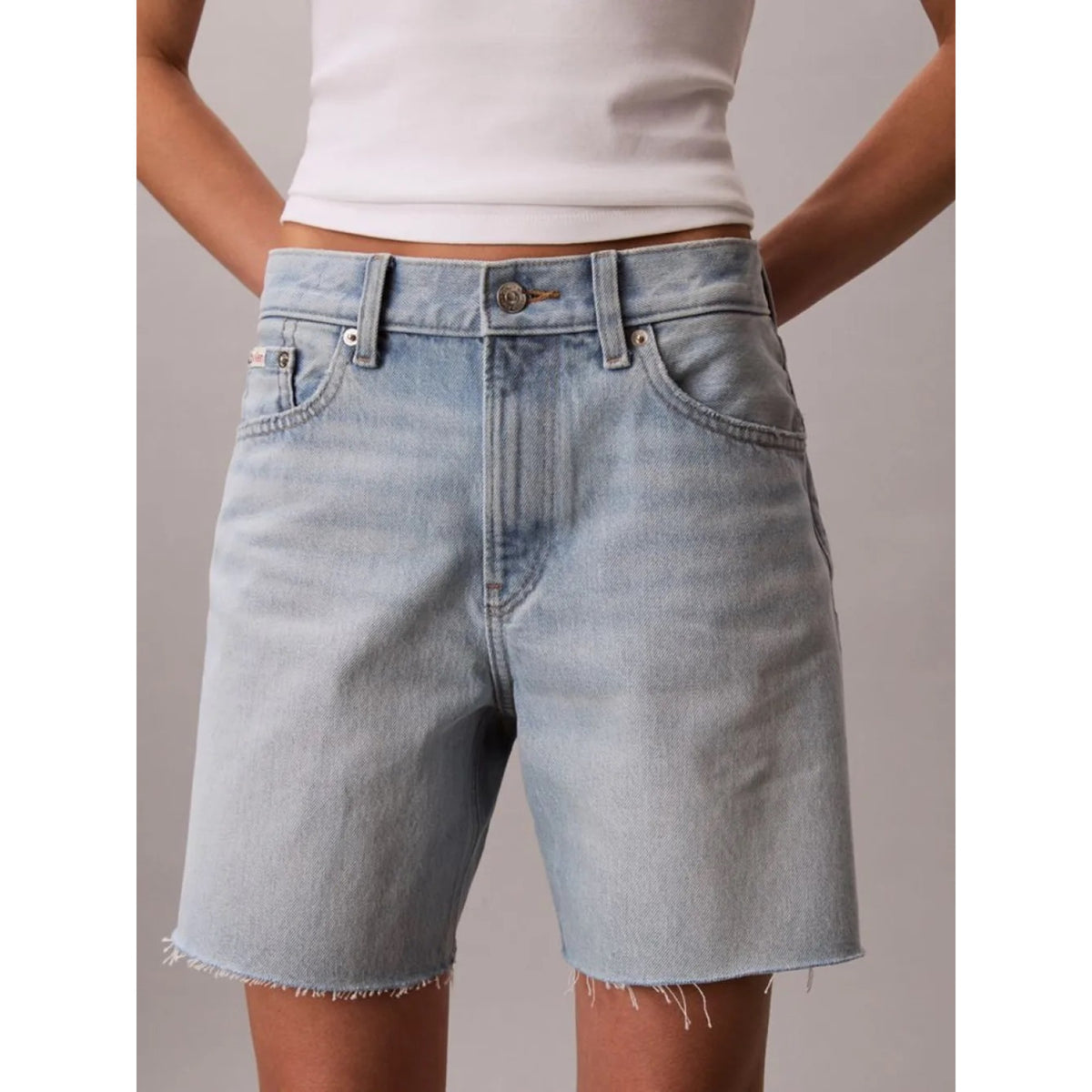 90S_6_IN_SHORT_WASHE_LV047F773G_XHL_Image_2