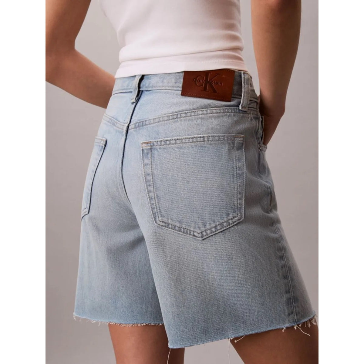 90S_6_IN_SHORT_WASHE_LV047F773G_XHL_Image_3