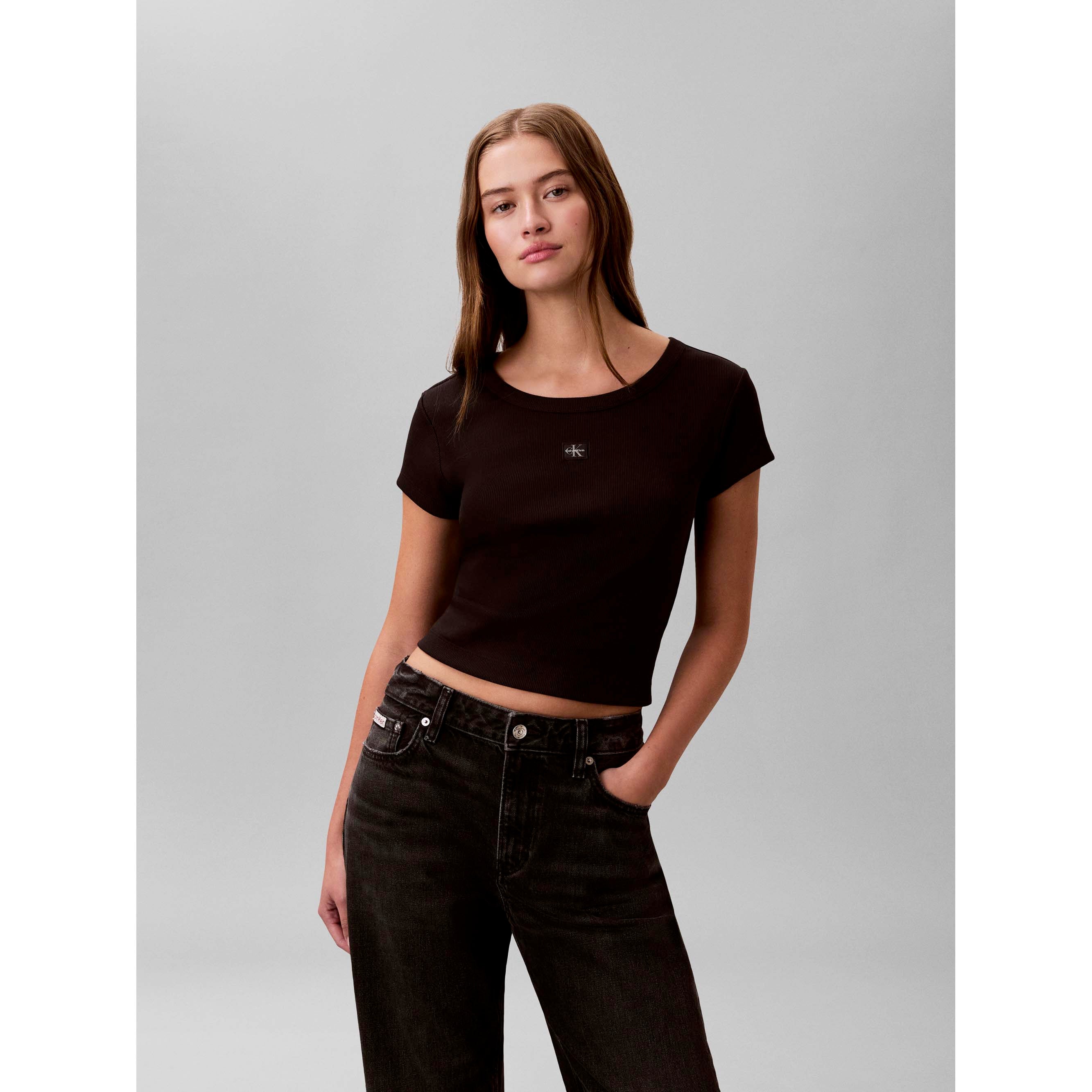 A-_WOVEN_LABEL_2X2_R_LV047C200G_UB1_Image_2