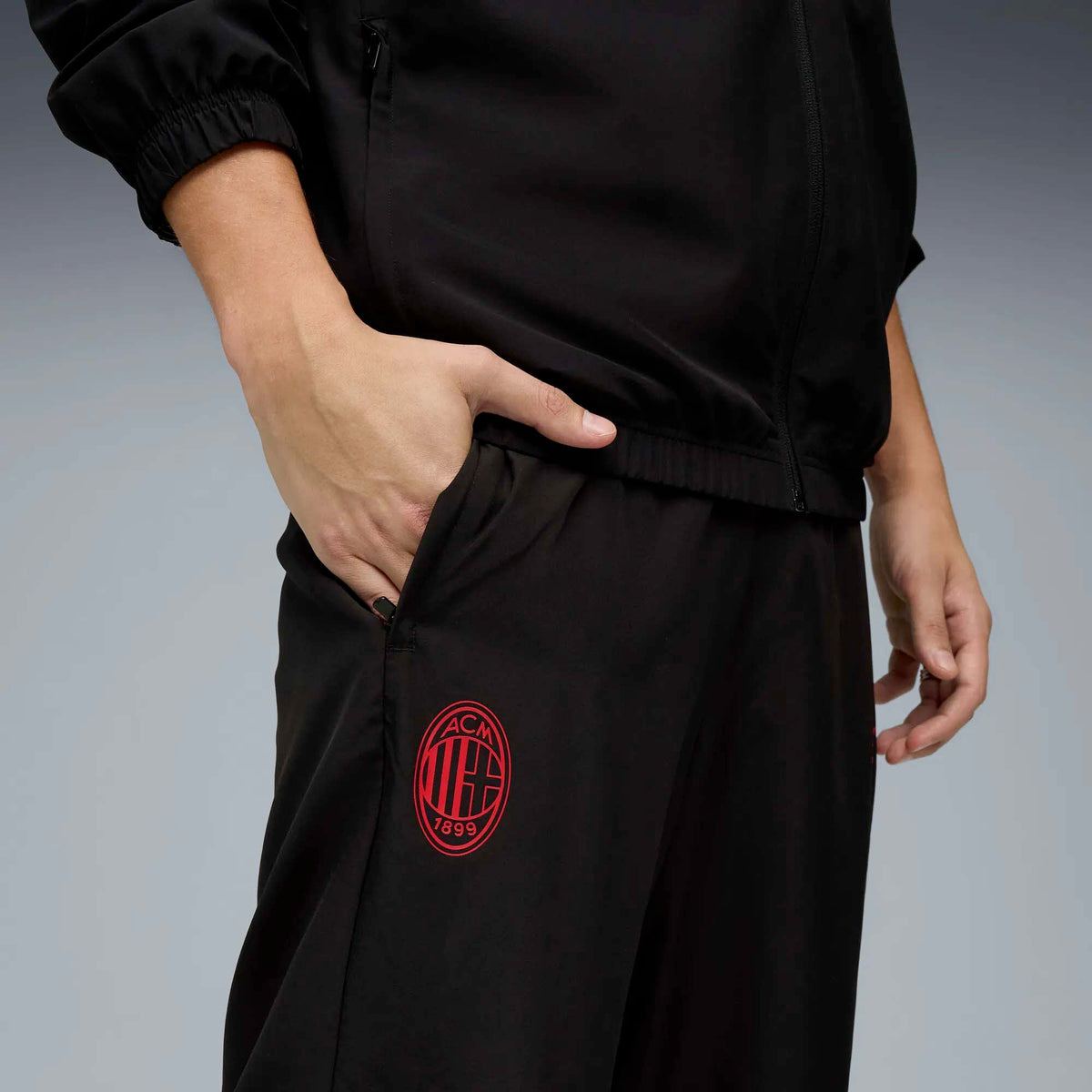 ACM_FTBLESS_WOVEN_FANSUIT_782593_04_Image_6