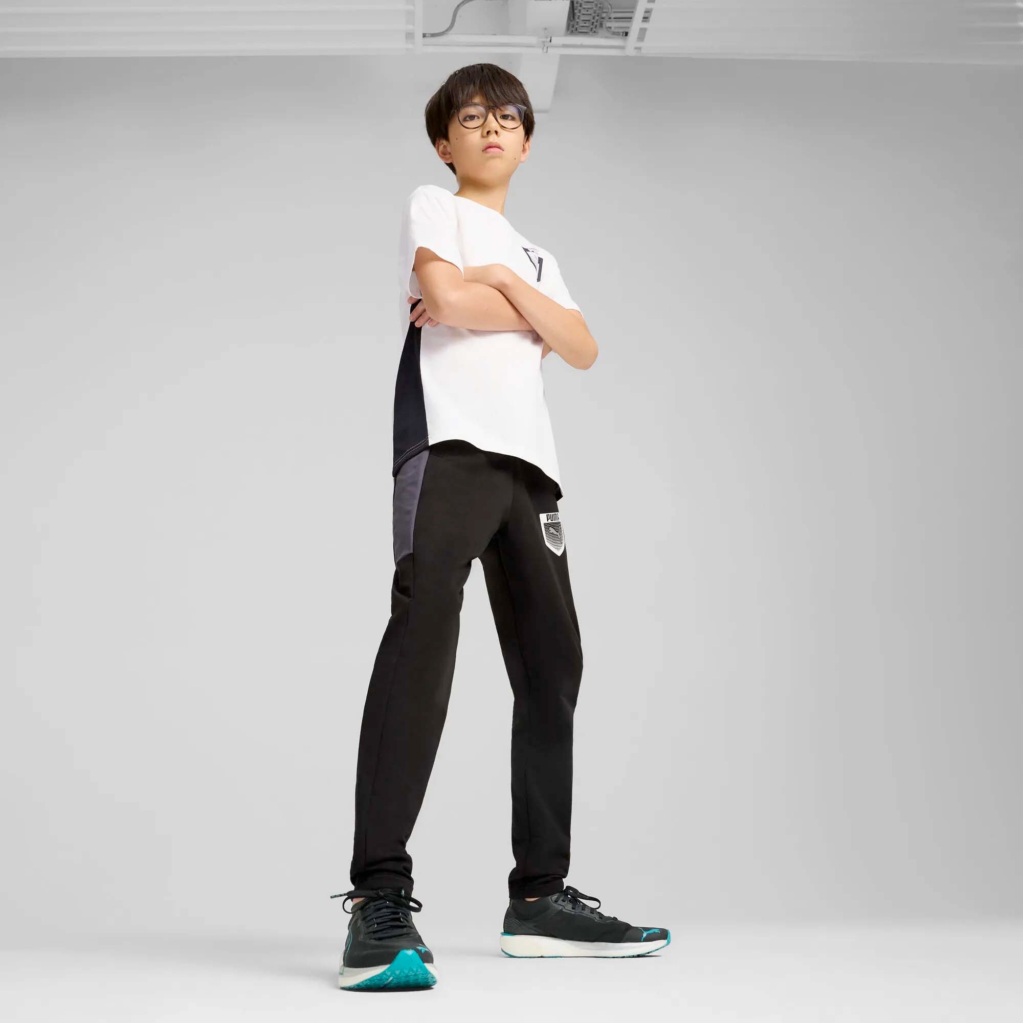 ACTIVE_SPORTS_GRAPHIC_PANTS_TR_B_685180_01_Image_5