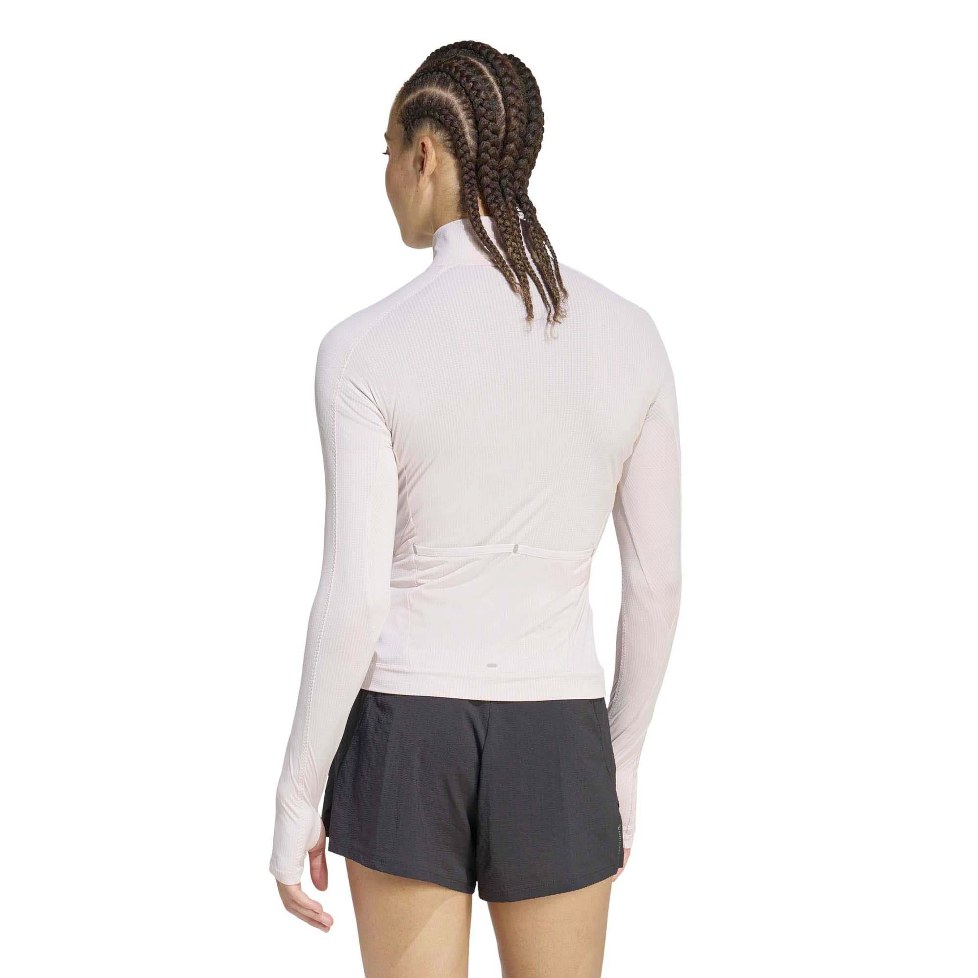 ADI365_W_JC_W_JY9795_ICELAV_Image_3