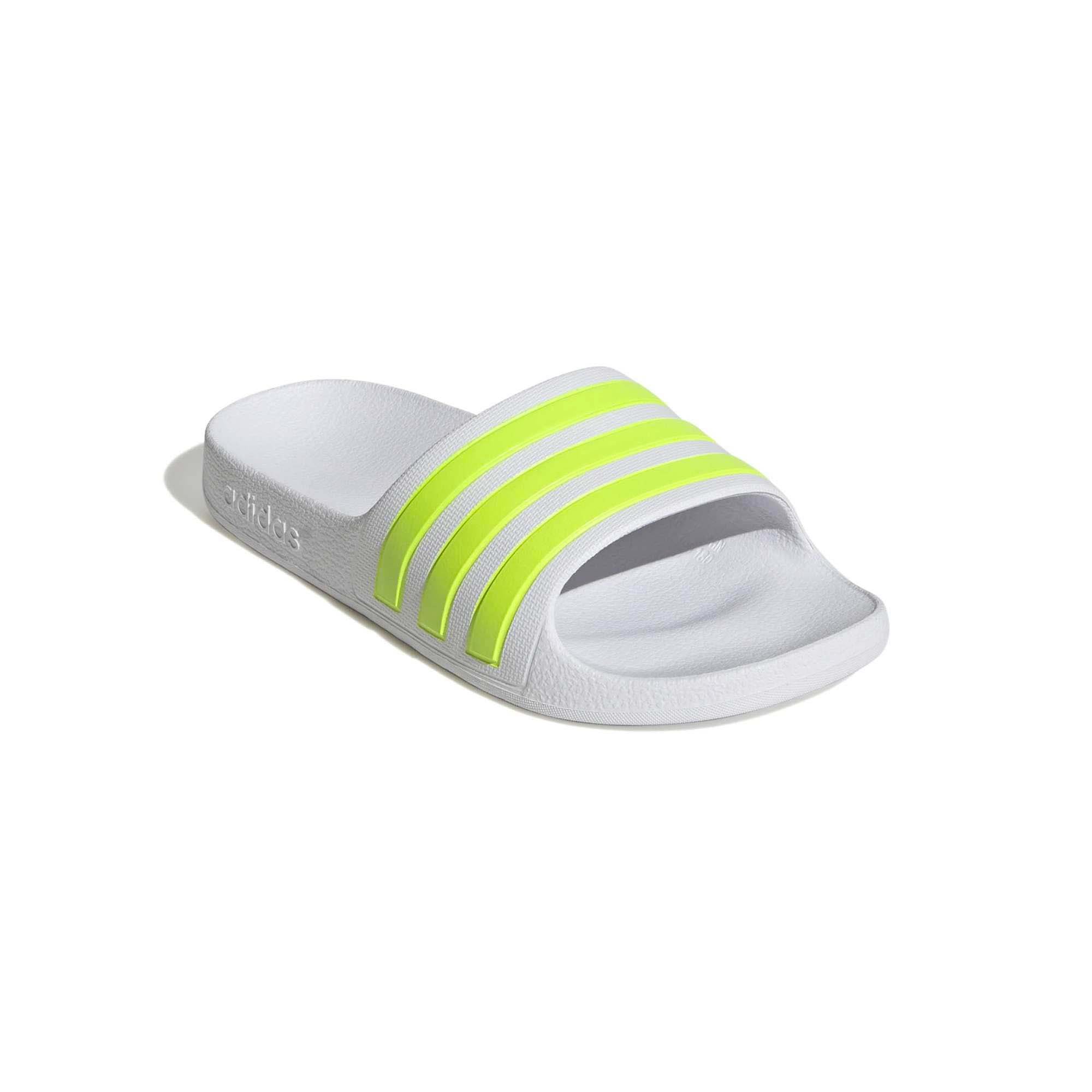 ADILETTE_AQUA_K_IH6895_FTWWHTS_Image_2
