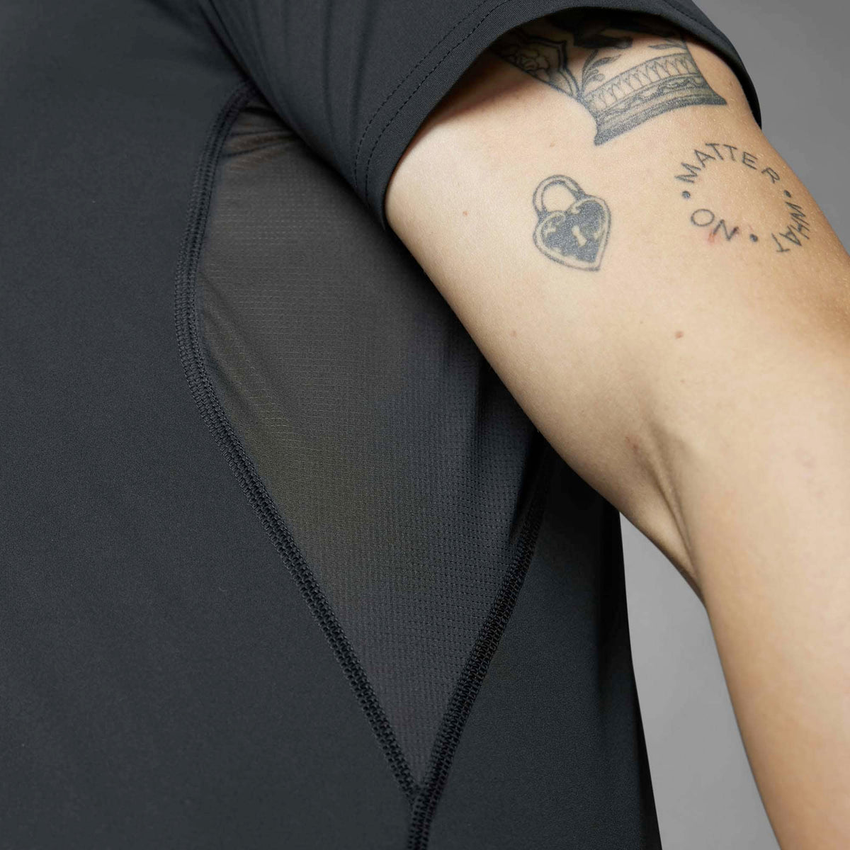 ADIZERO_E_TEE_IN1156_BLACK_Image_4