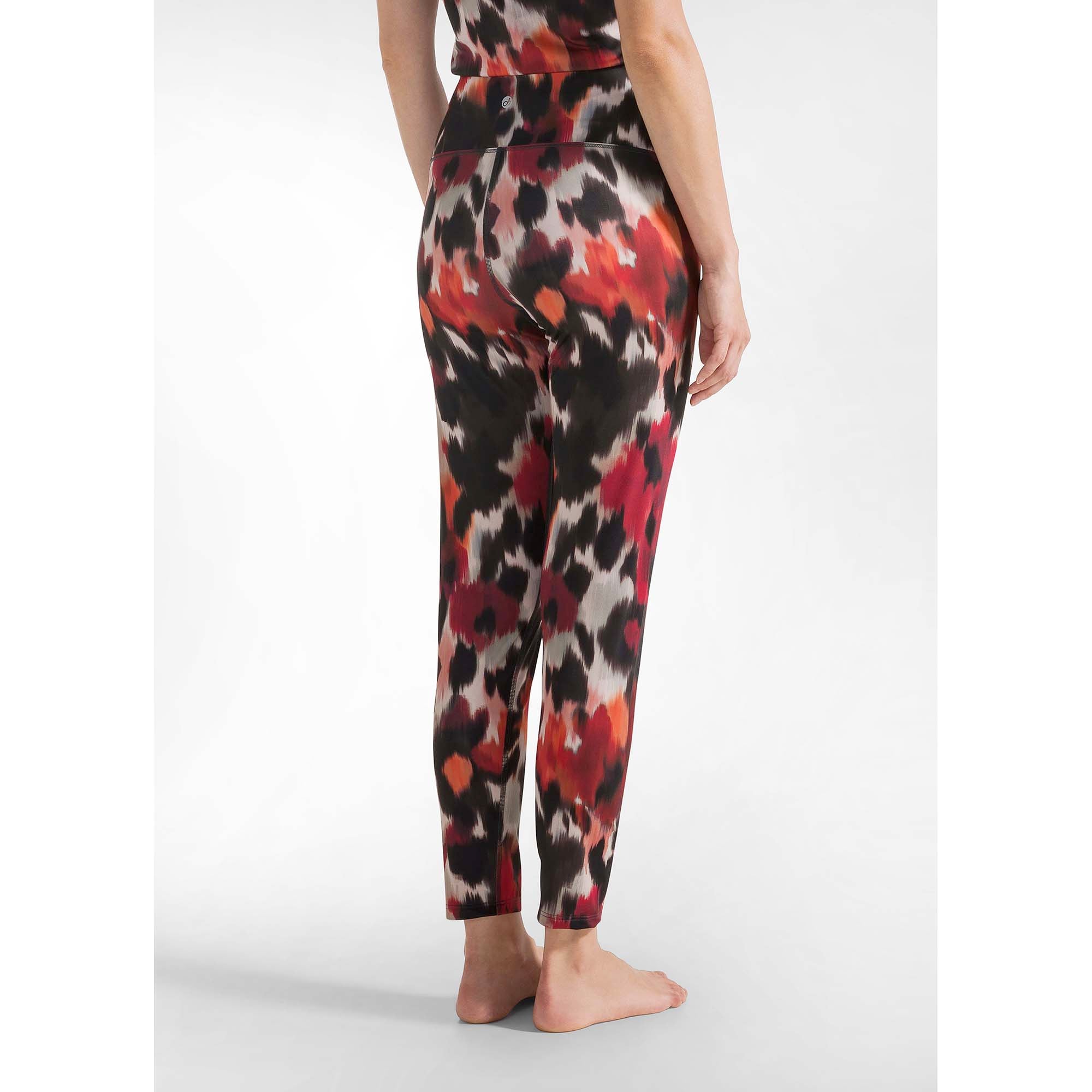 ALLOVER_MICROFIBRE_LEGGINGS_C12026_26710_Image_4