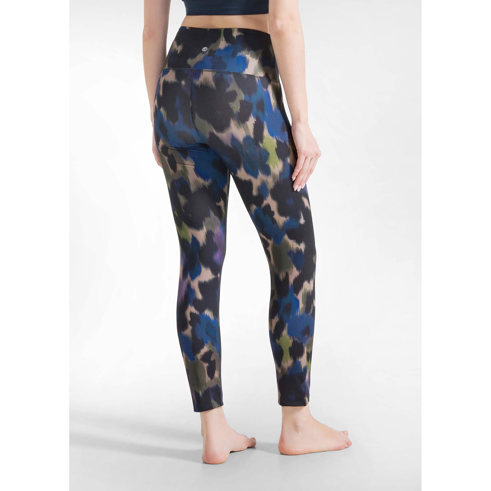 ALLOVER_MICROFIBRE_LEGGINGS_C12026_26718_Image_4