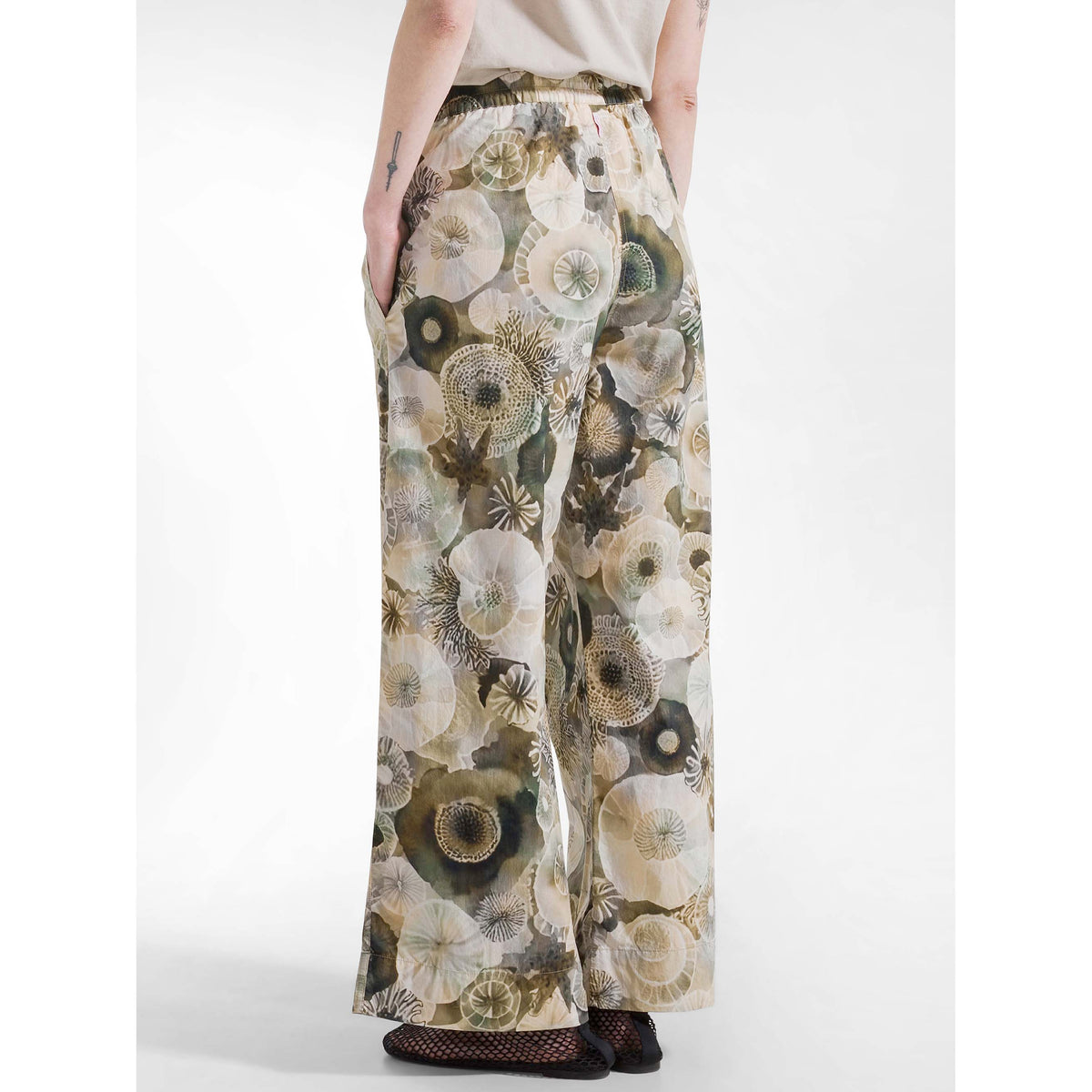 ALLOVER_PARACHUTE_RELAXED_PANTS_D42735_57717_Image_5