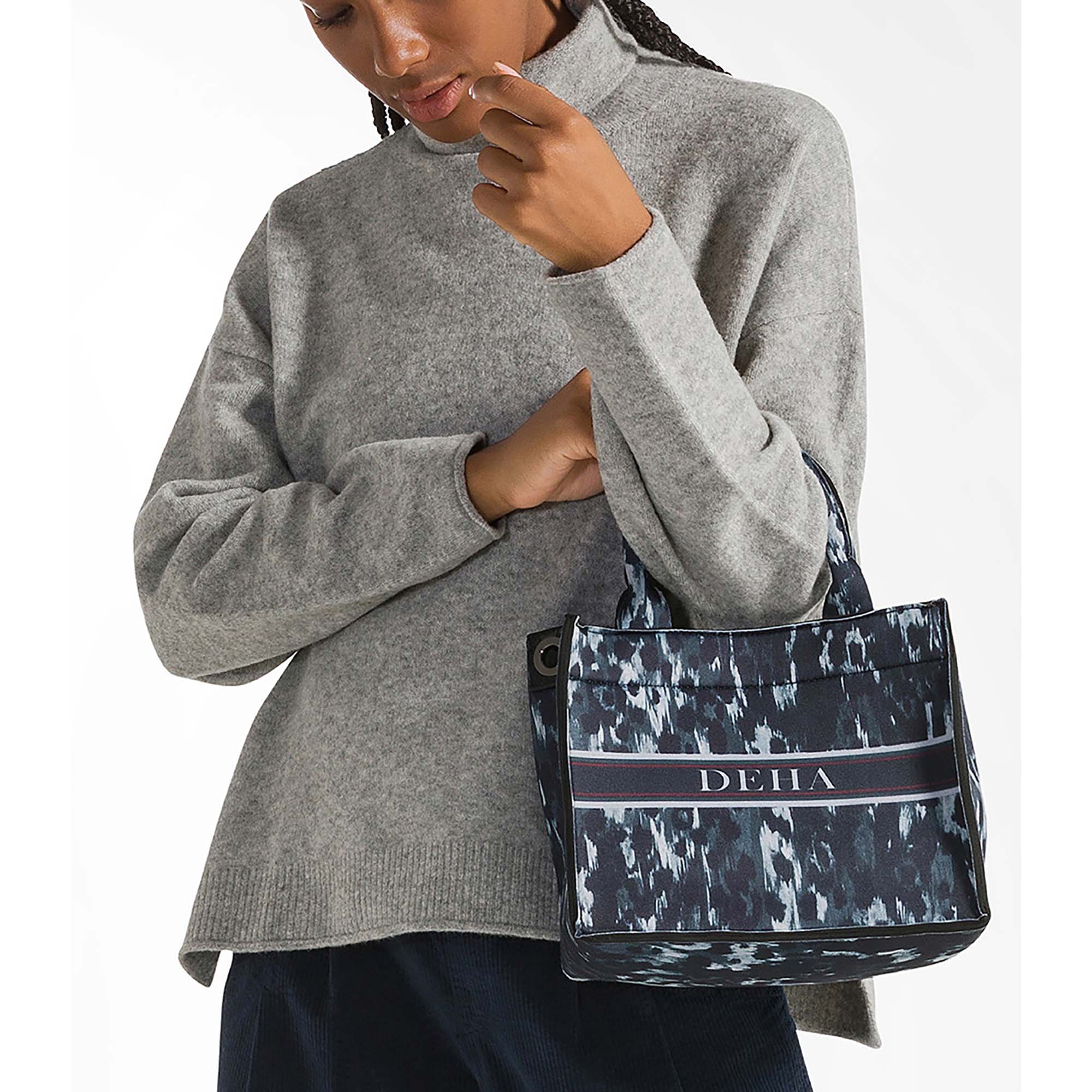 ALLOVER_SCUBA_MINI_BAG_D12964_26715_Image_4