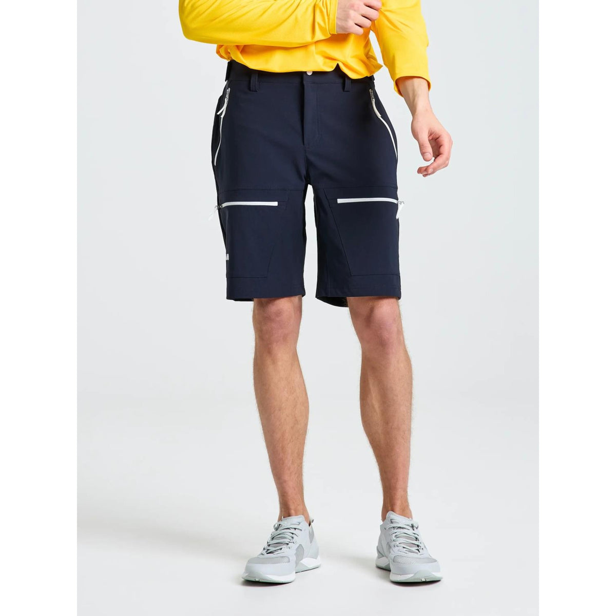 ALTURA_TECH_SHORT_A140010S00_W13_Image_2