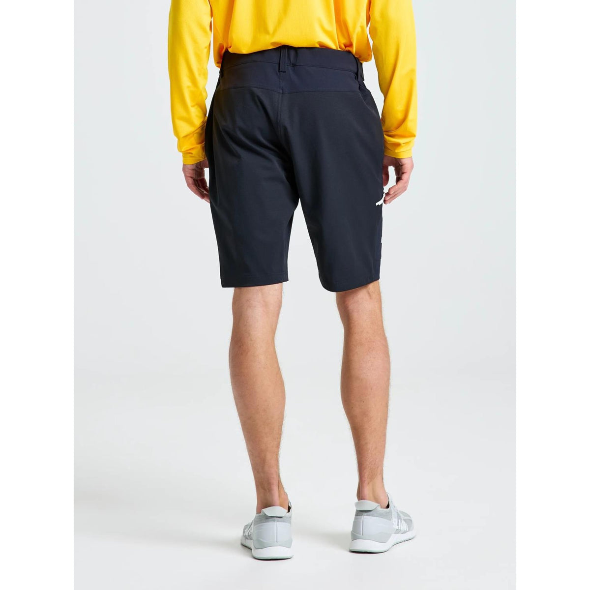 ALTURA_TECH_SHORT_A140010S00_W13_Image_3