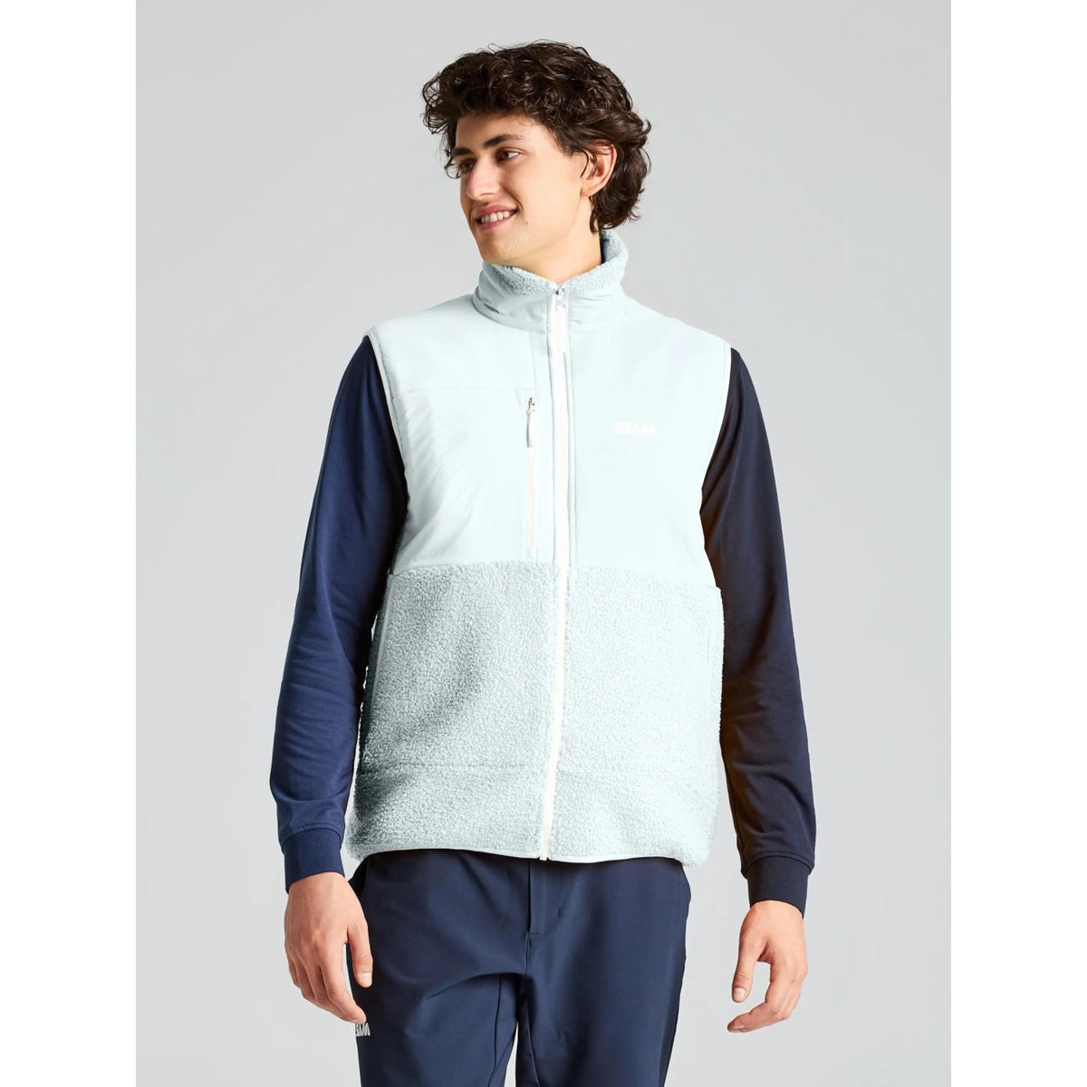 ALTURA_VEST_A126006S00_W68_Image_2