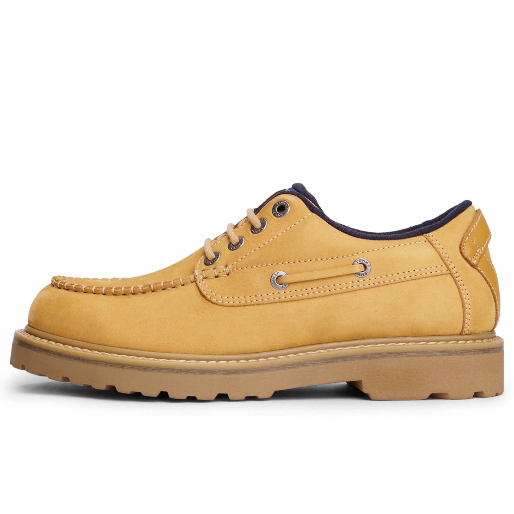 ARCHIVE1_BOAT_SHO_EM0EM01703_KCR_Image_1