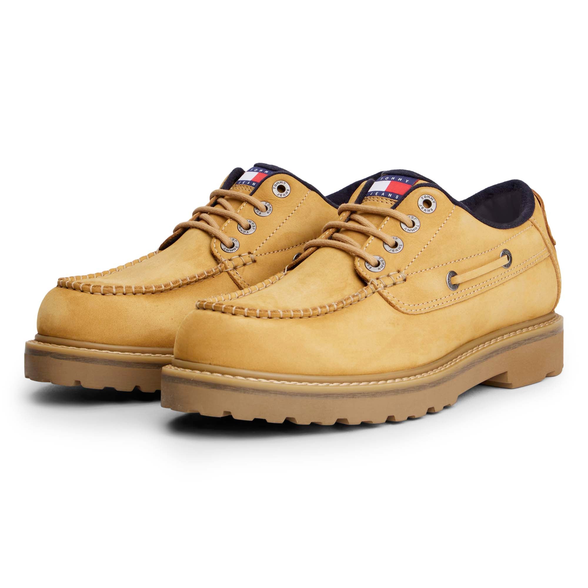 ARCHIVE1_BOAT_SHO_EM0EM01703_KCR_Image_2