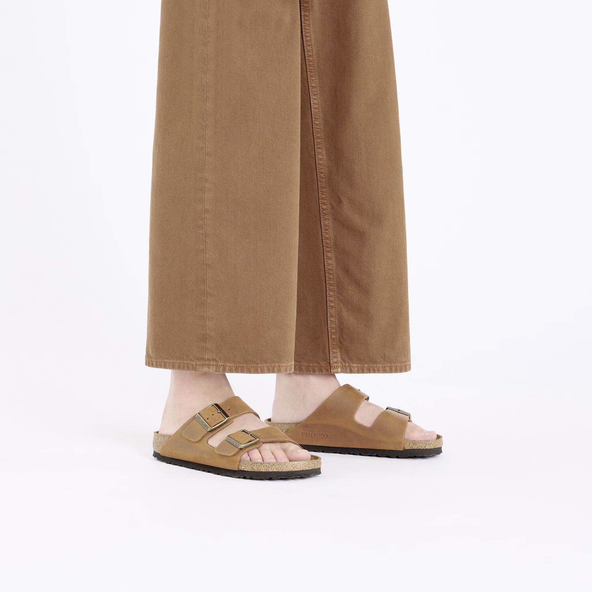 ARIZONA_OILED_LEATHER_1028401_COGNAC_Image_5