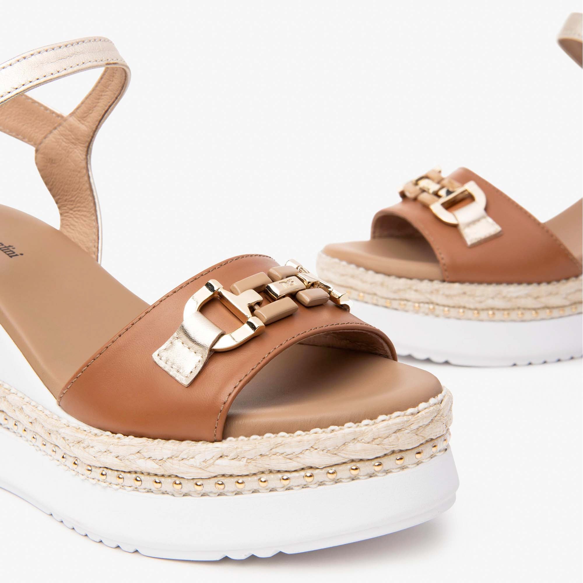 ARMENIA_ETOILE_MIELE_PUMONODBAGHERIA_17_E513552D_329_Image_3