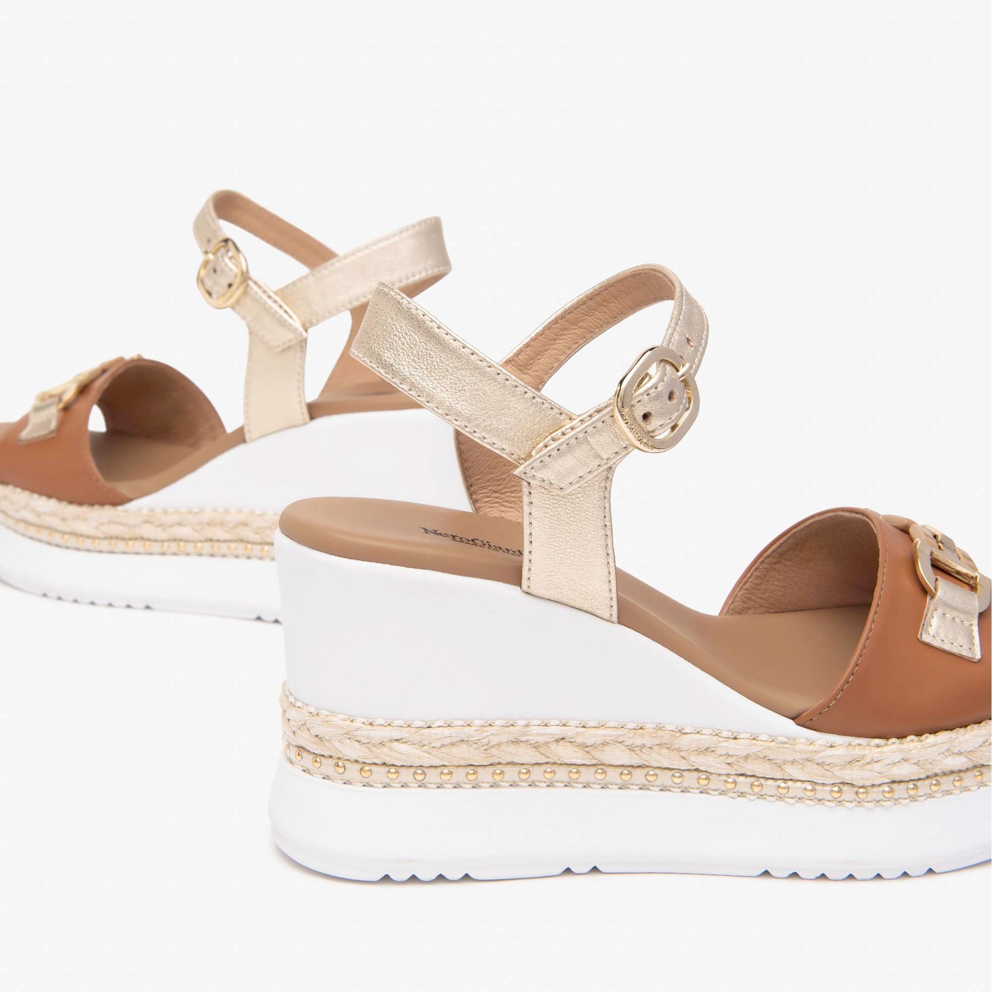 ARMENIA_ETOILE_MIELE_PUMONODBAGHERIA_17_E513552D_329_Image_4