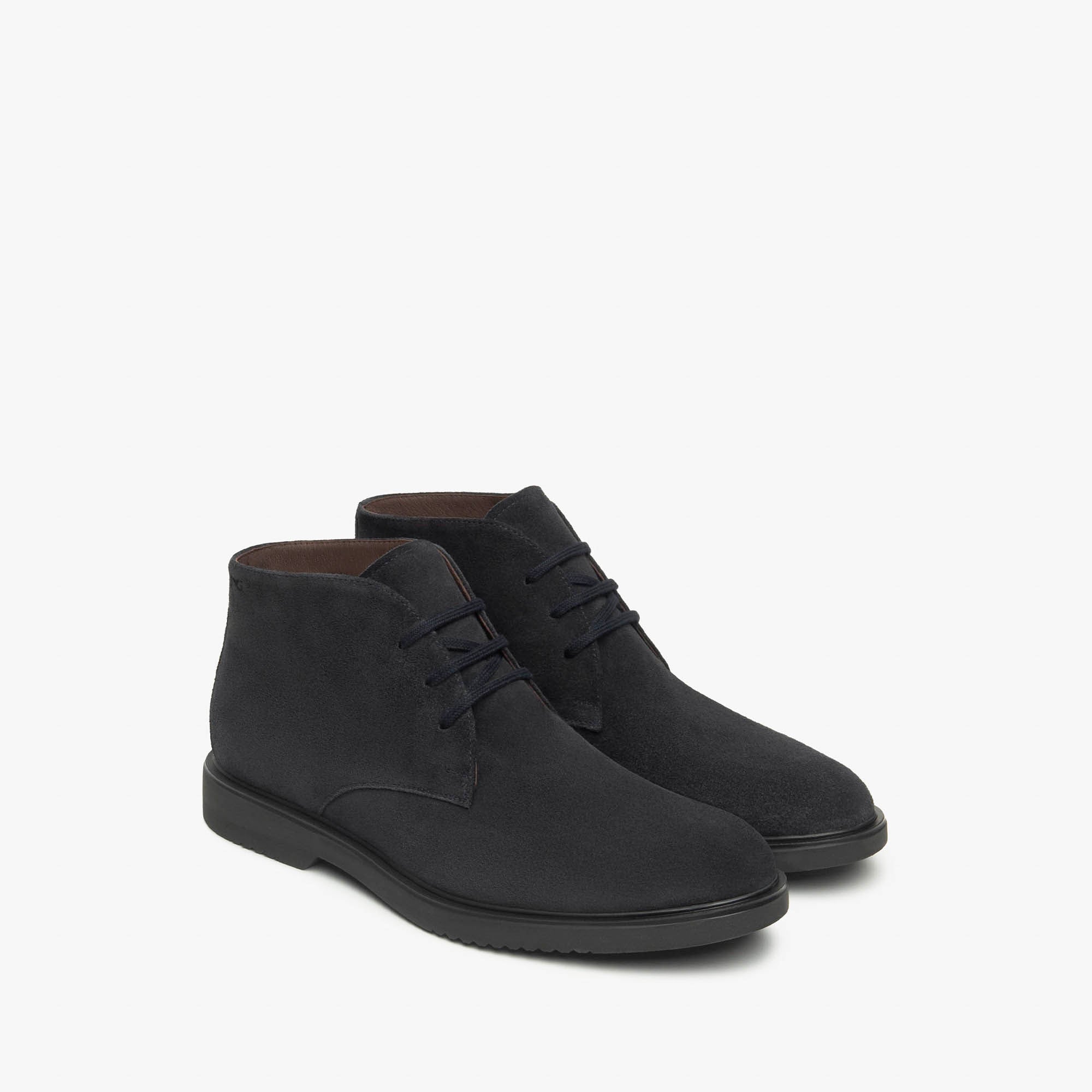 AROLD_139_PUGUBBIO_L18325_NER_I500850U_200_Image_2