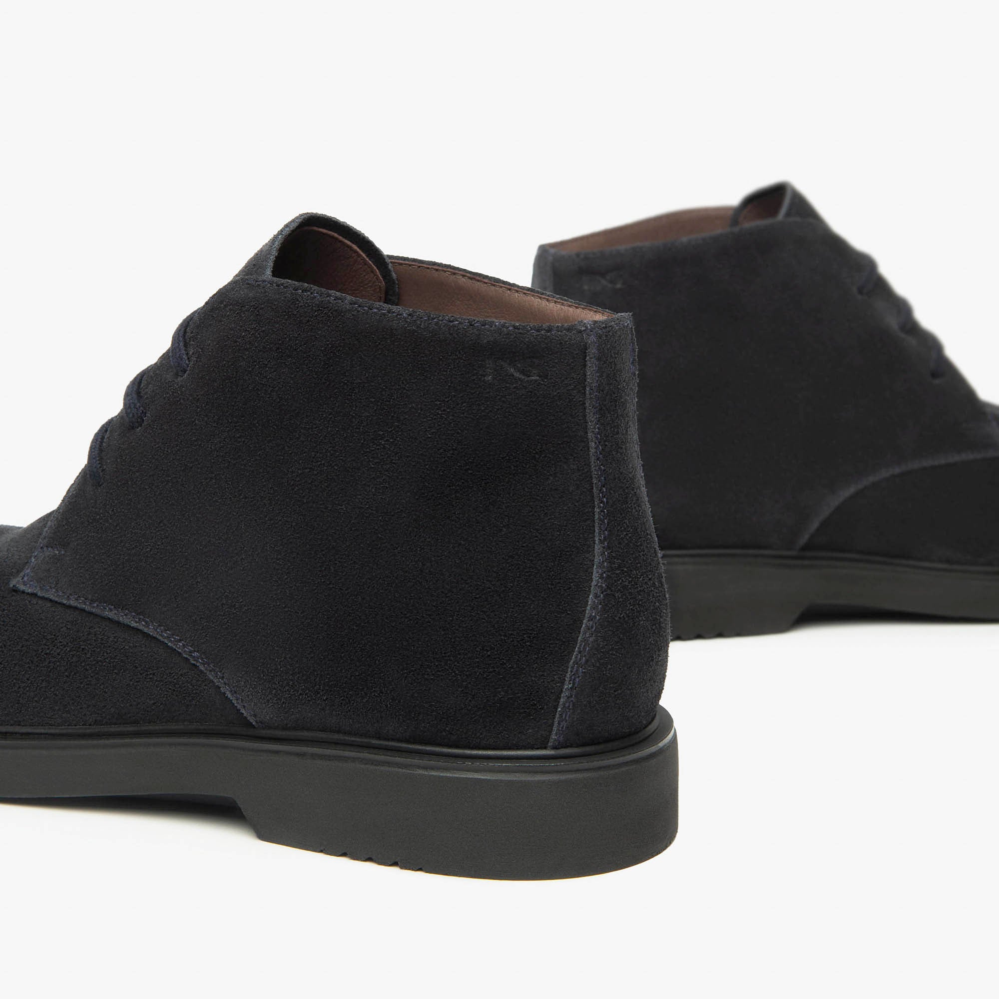 AROLD_139_PUGUBBIO_L18325_NER_I500850U_200_Image_4