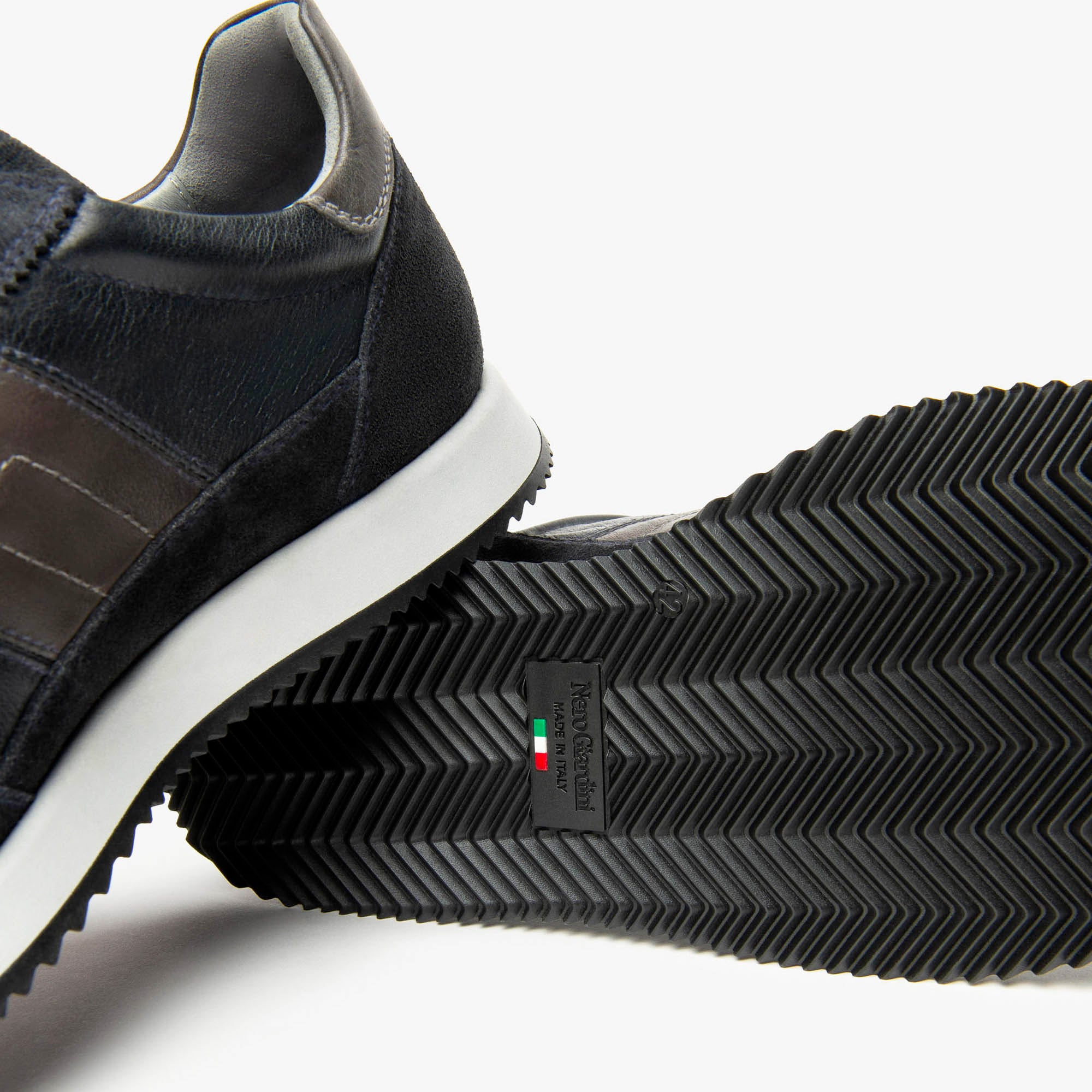 AROLD_139_VIENNA_0883_KENIA_ANTRACITE_TR_PALERM_I500901U_200_Image_4