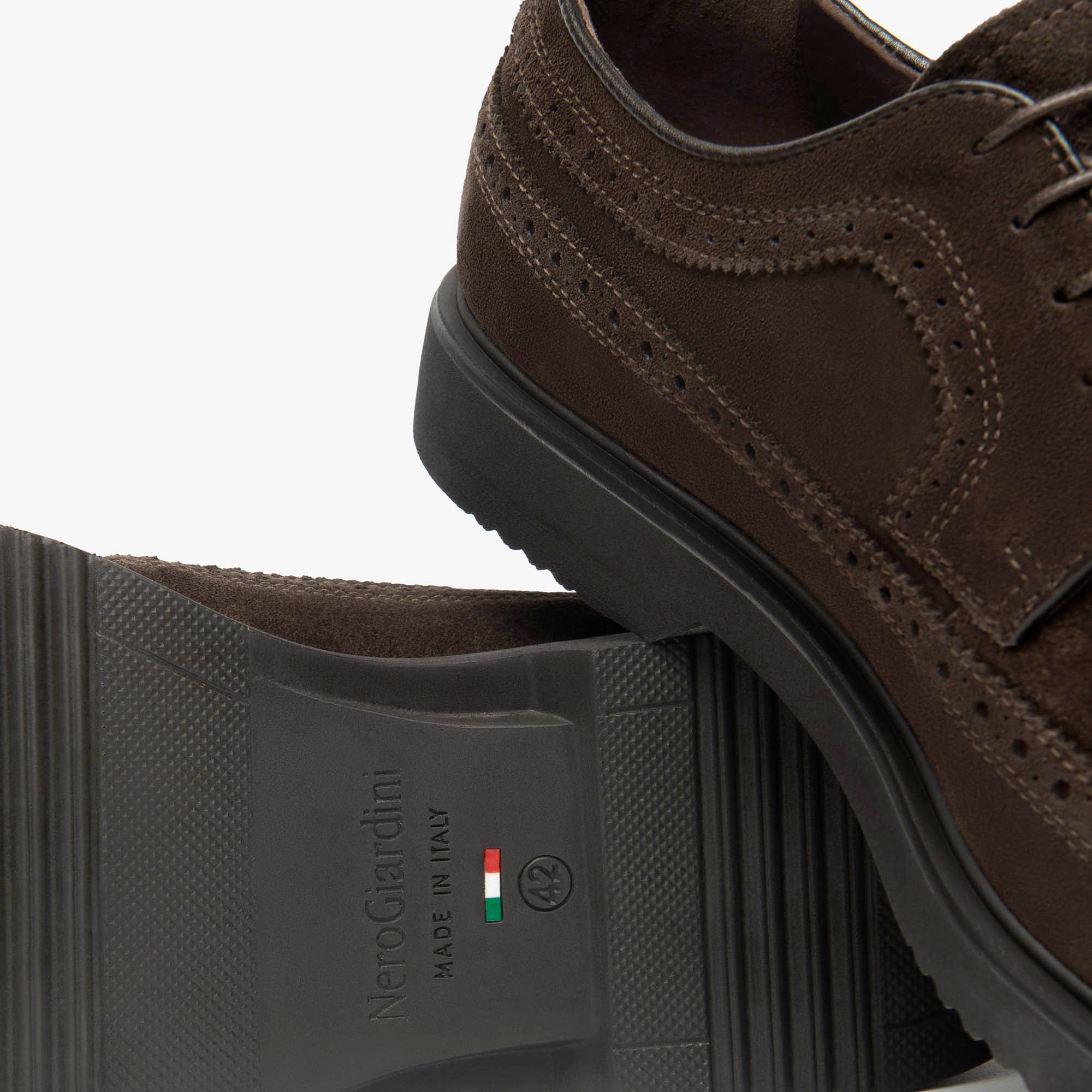 AROLD_PUGUBBIO_L18325_TD_I500840U_300_Image_4