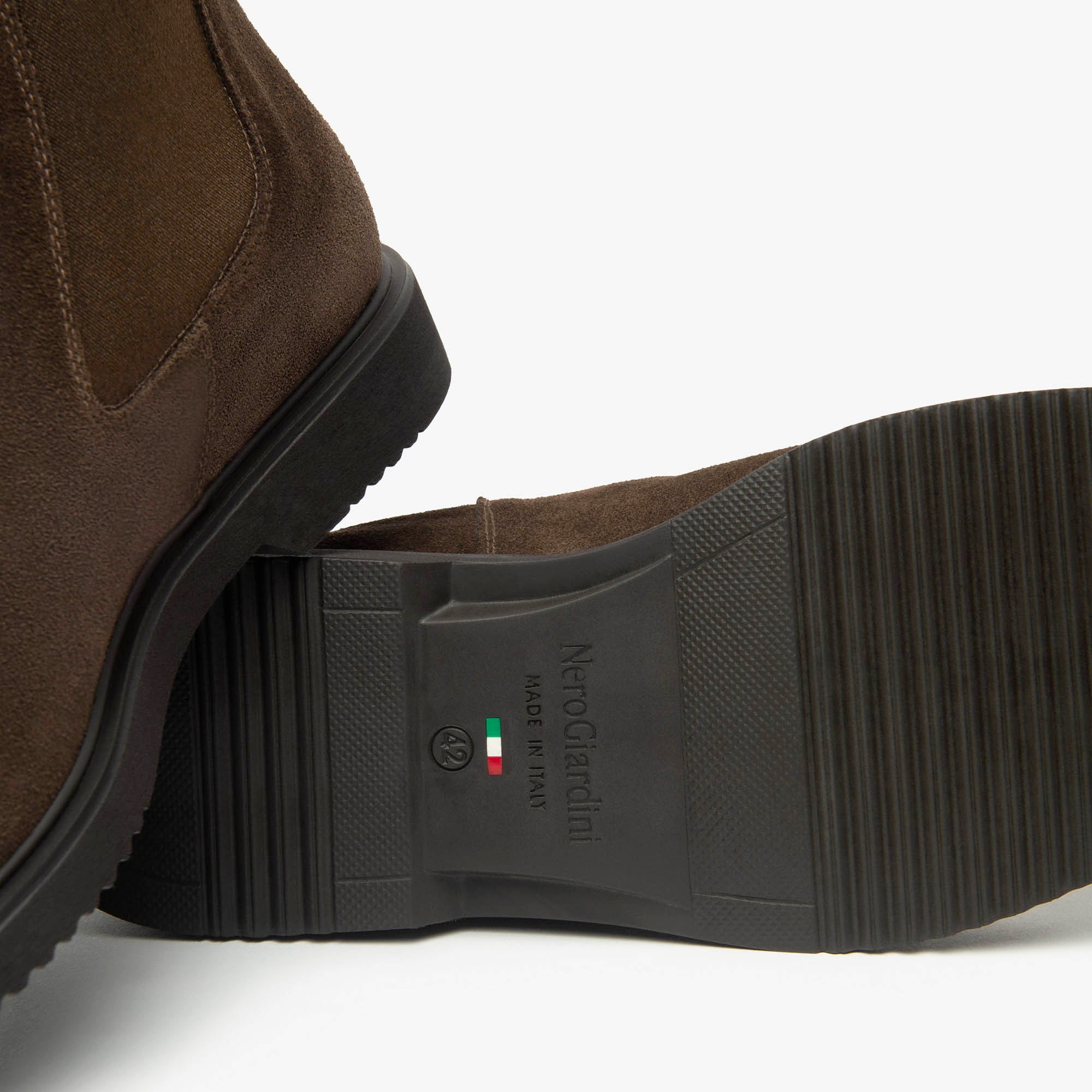 AROLD_PUGUBBIO_L18325_TD_I500851U_300_Image_4