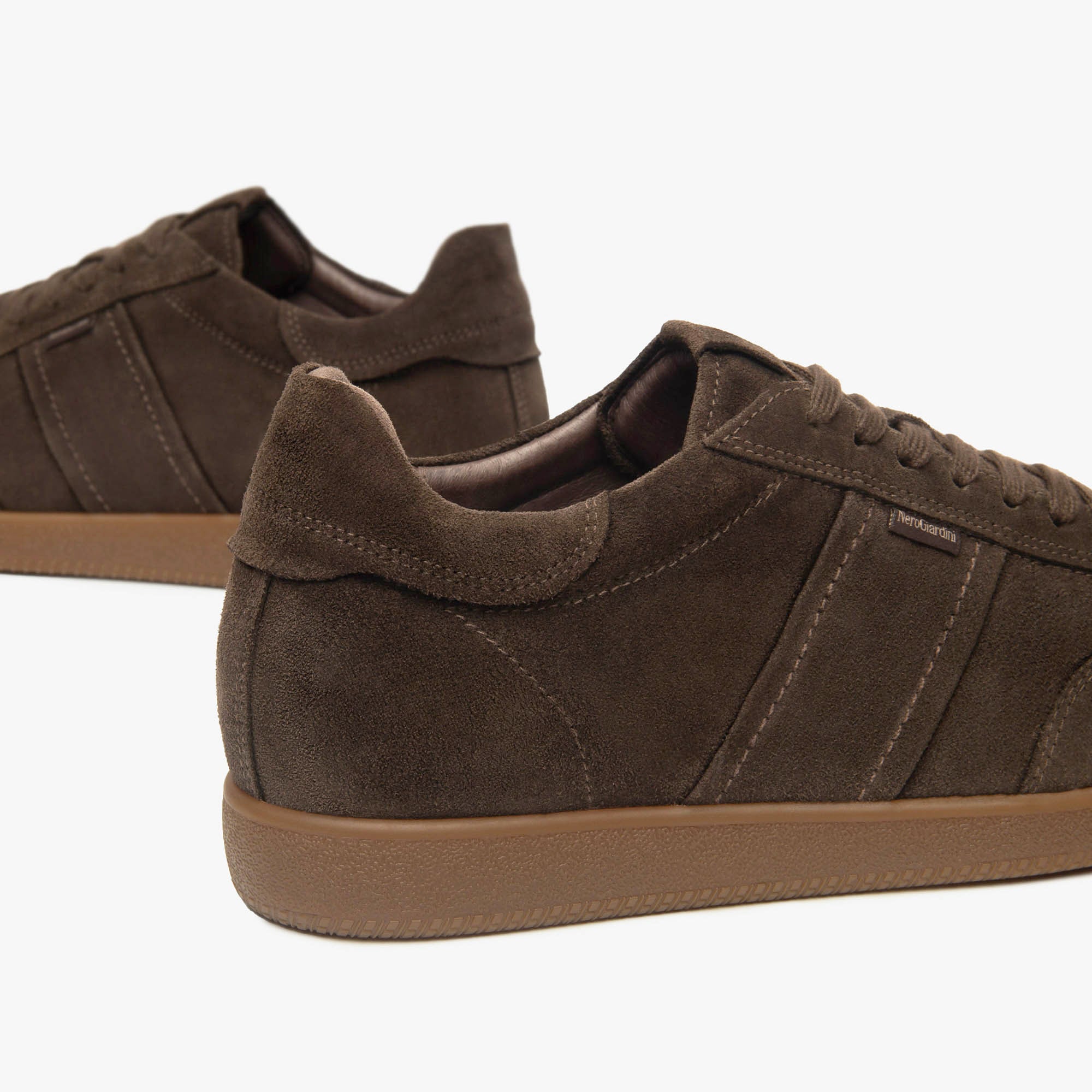 AROLD_TR_PEJO_BERRY42_NICO_I500890U_300_Image_4