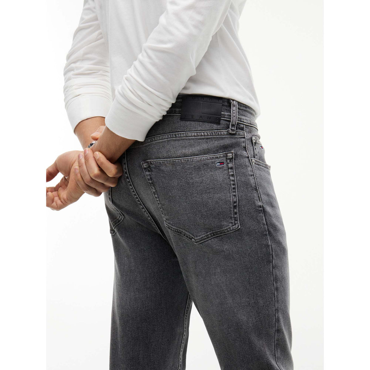 AUSTIN_SLIM_TAPERED_DM0DM23905_1DA_Image_5