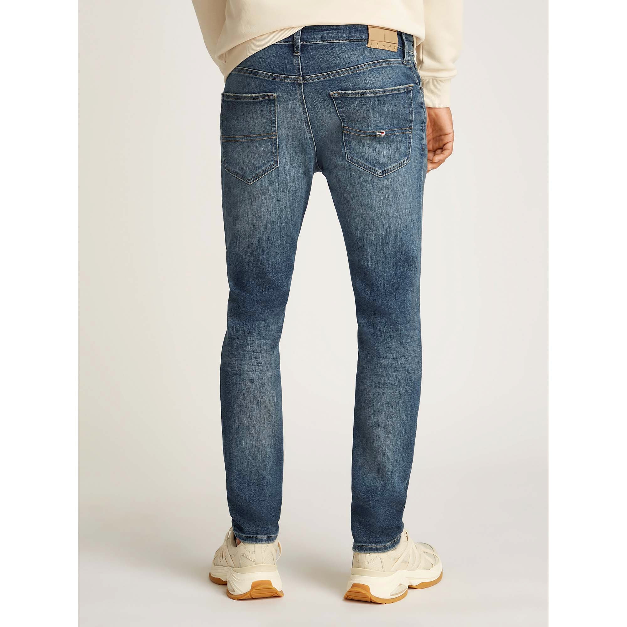 AUSTIN_SLIM_TPRD_AI6_DM0DM20553_1BK_Image_4