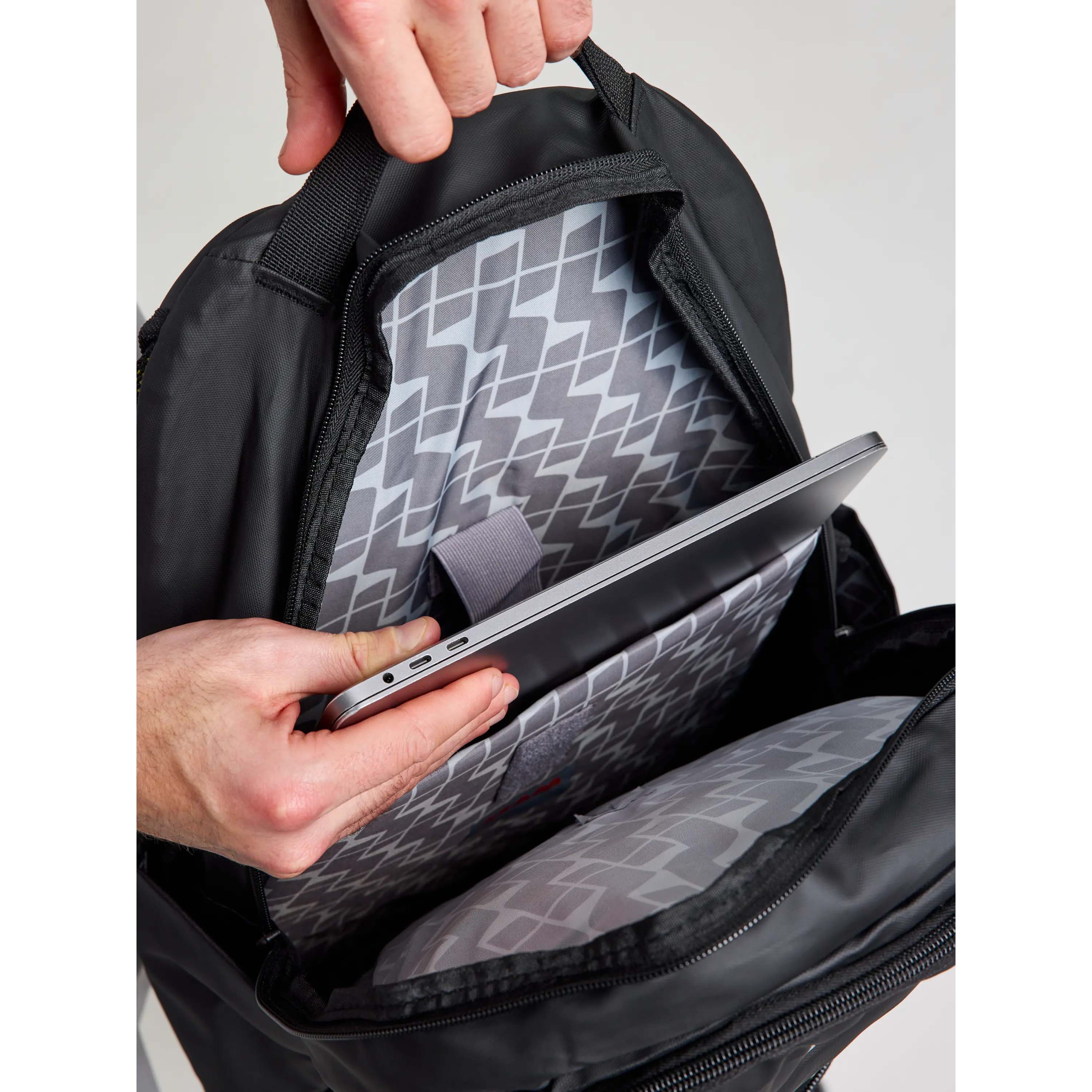 BACKPACK_A463006S00_W01_Image_7