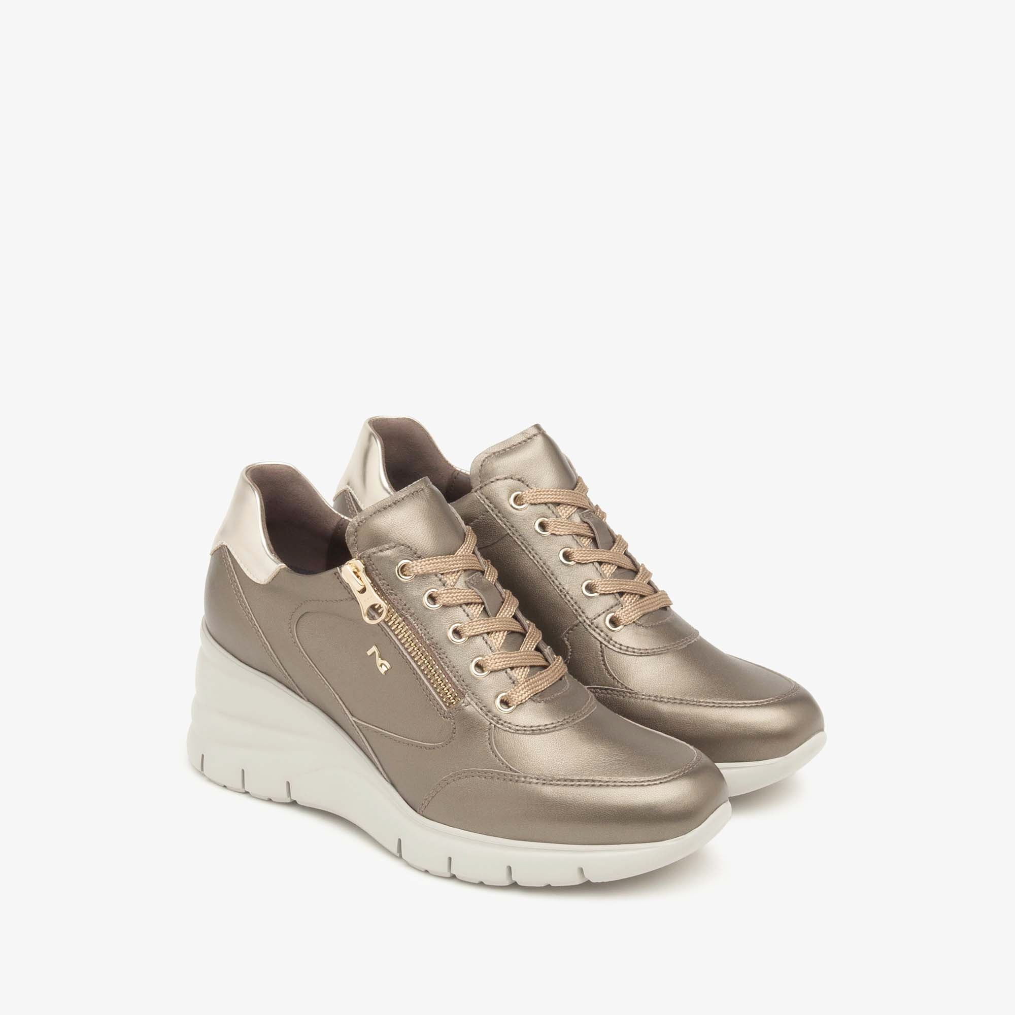 BAGOYA_TBRILL_PLATINO_6074_EVA_AGOSTA_8769007_I514121D_322_Image_2