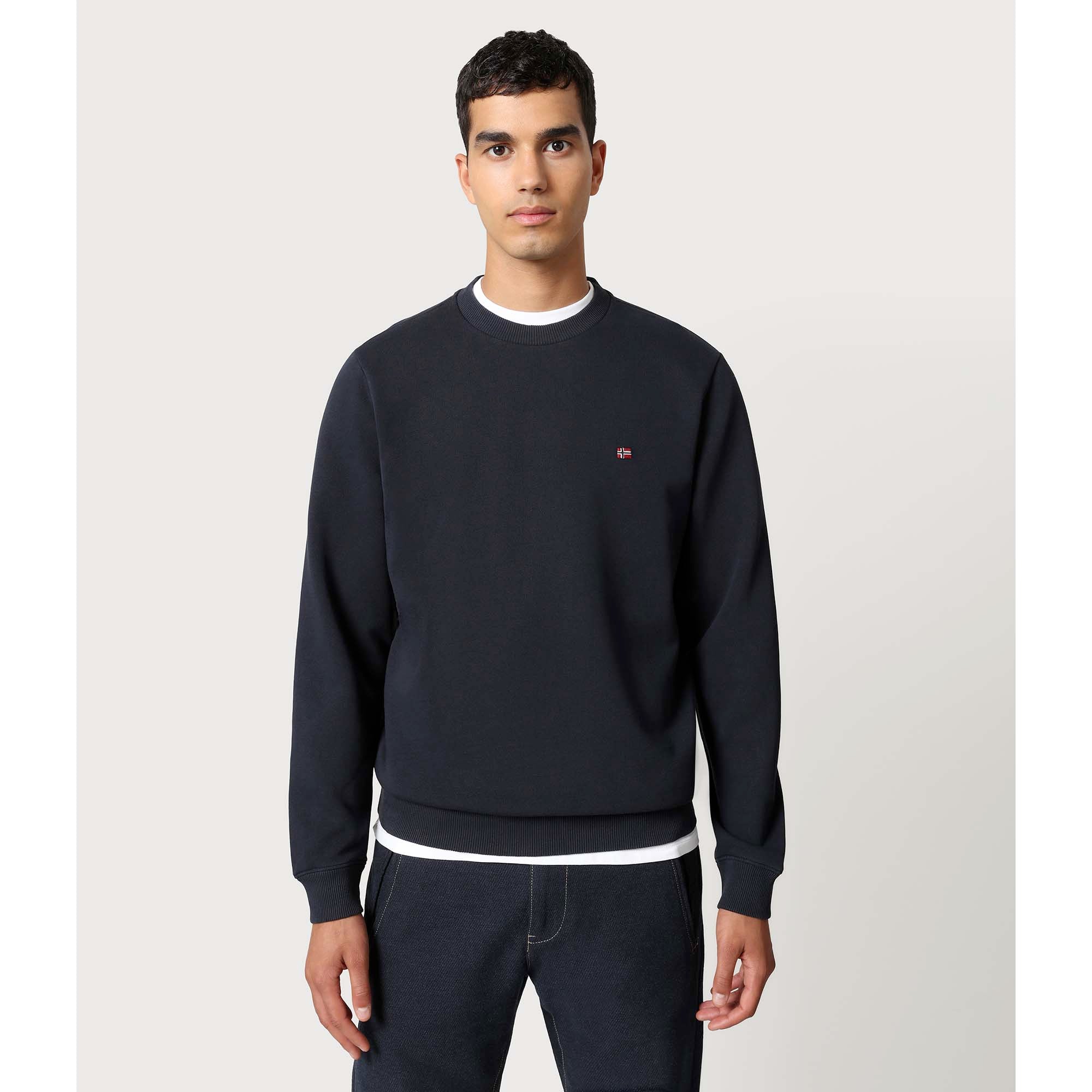 BALIS_CREW_1_NP0A4FQW1761_BLUMARIN_Image_2