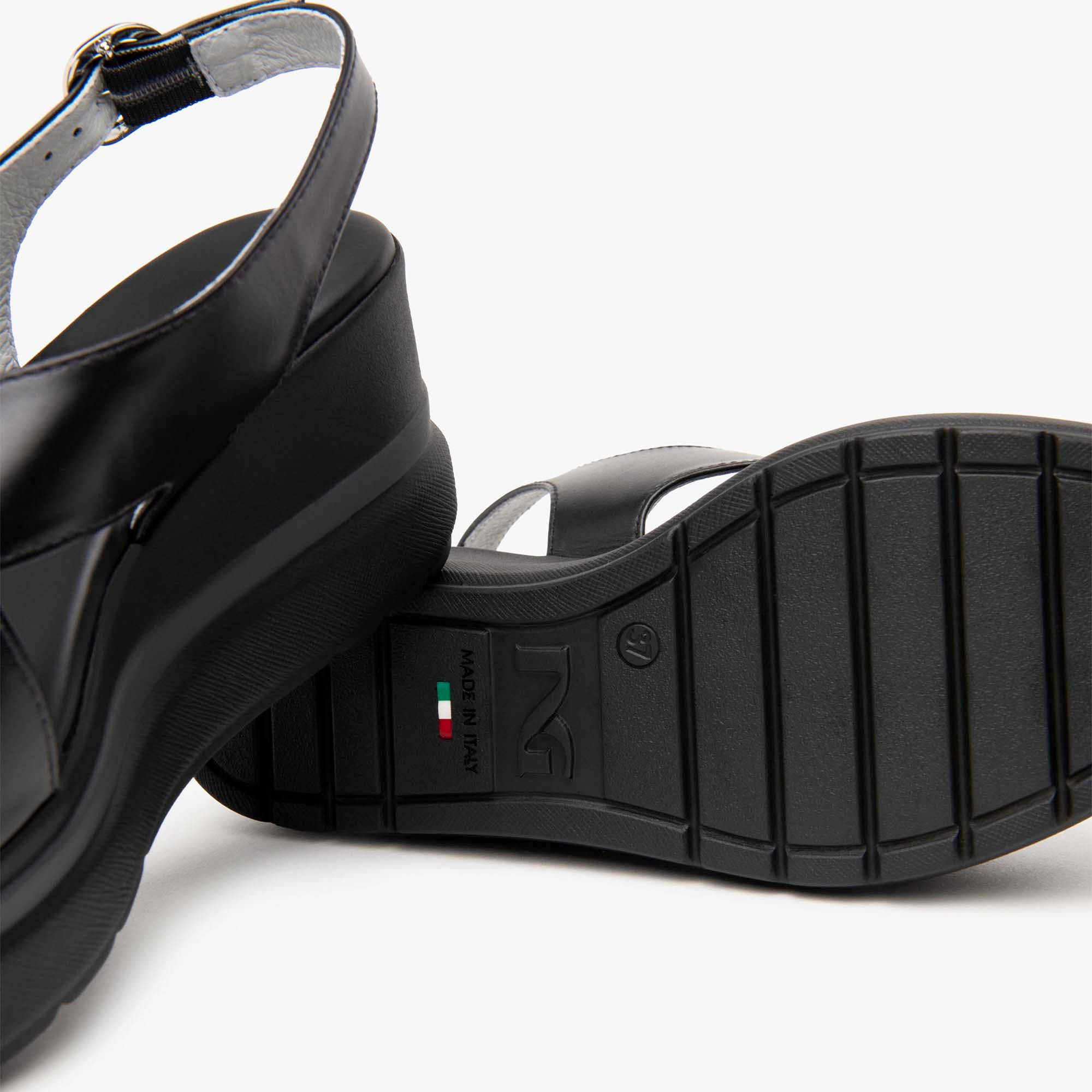 BAROLO_PUALICANTE_P18383_N_E513515D_100_Image_5