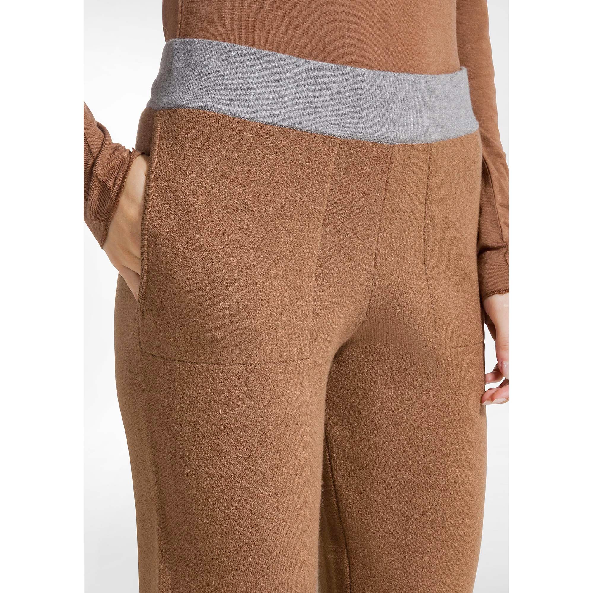 BI-COLOR_KNITTED_STRAIGHT_PANTS_D12825_26117_Image_5