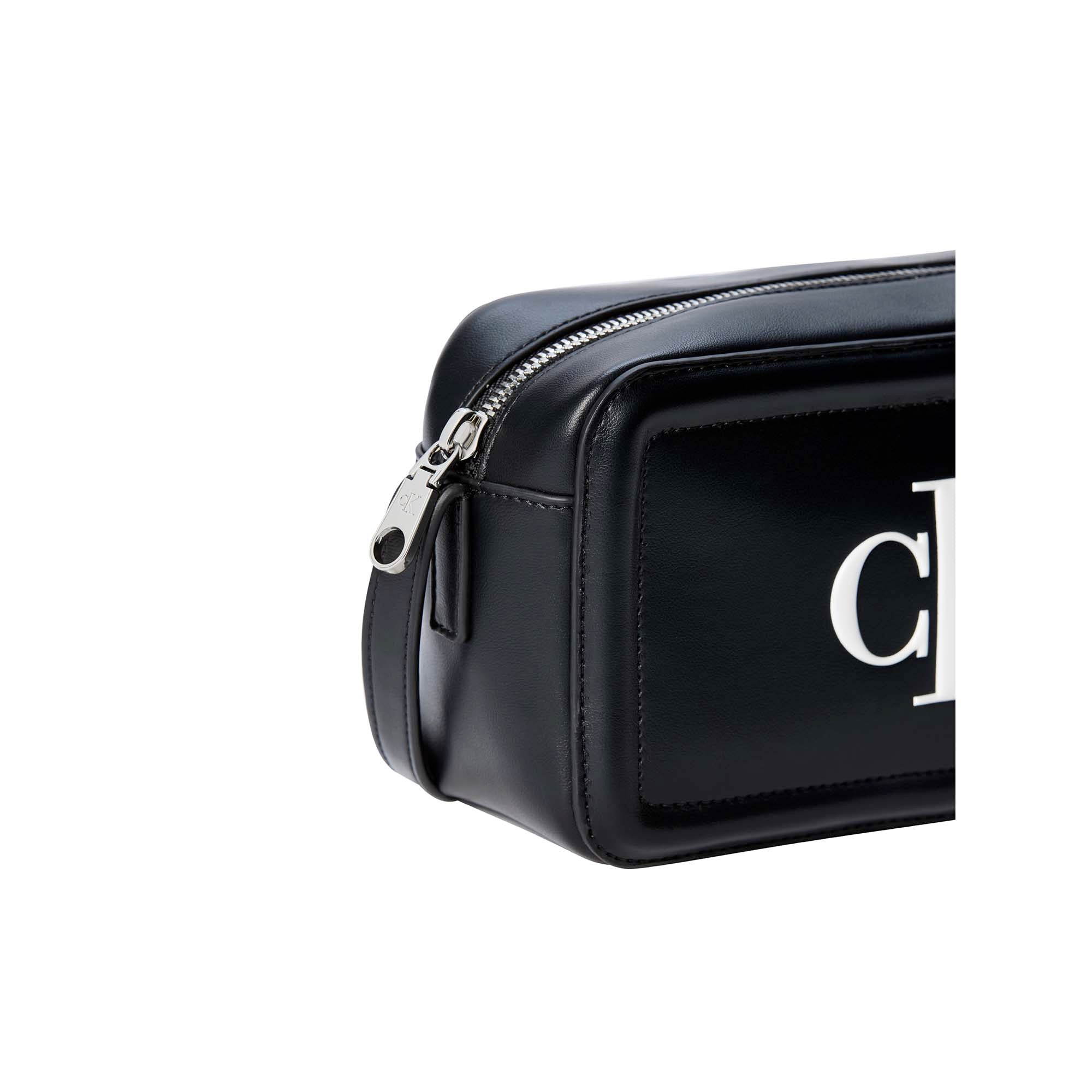 BOLD_CK_CAMERA_BAG_LV04F3220G_3L2_Image_3