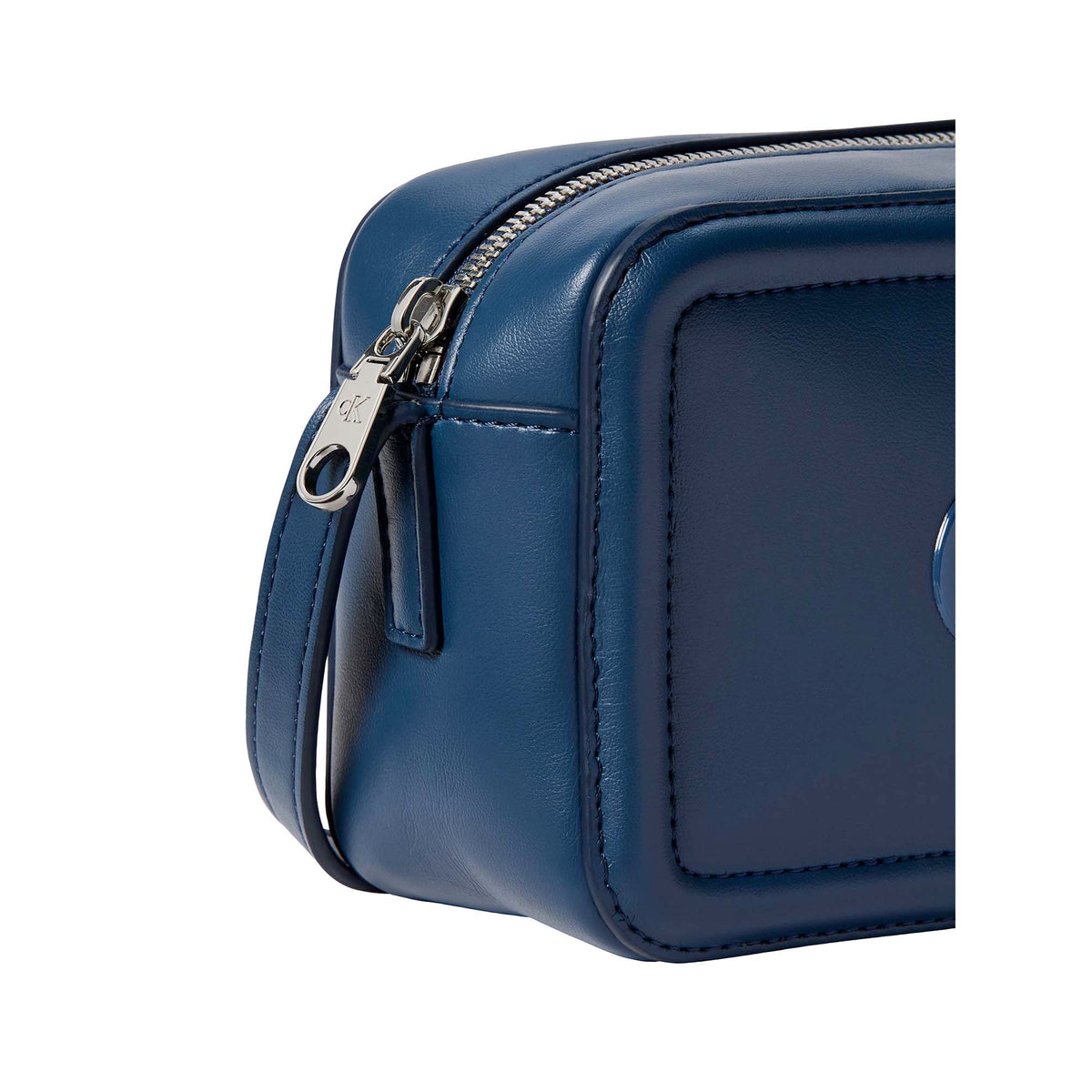 BOLD_CK_CAMERA_BAG_LV04F3220G_RO3_Image_2