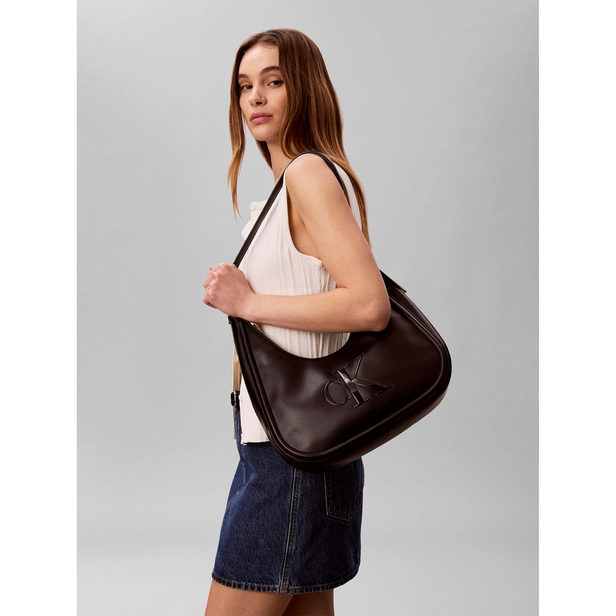 BOLD_CK_CRESCENT_BAG_LV04F3427G_UB1_Image_5