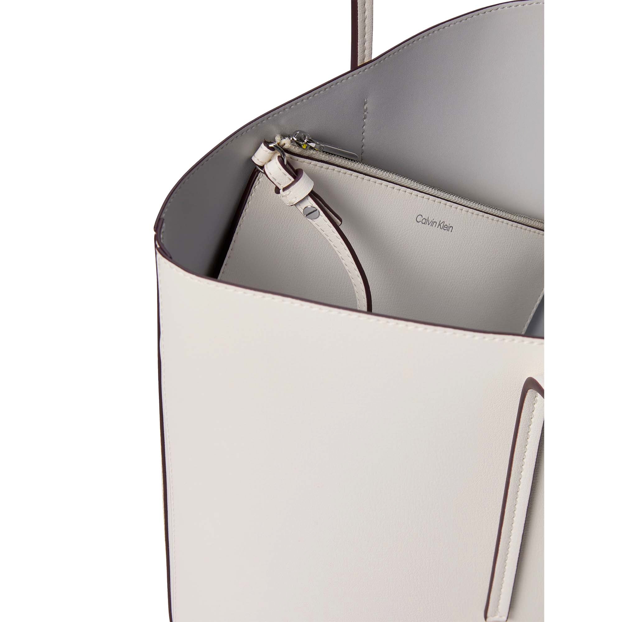 BOLD_CK_MEDIUM_TOTE_LV04F3218G_4LX_Image_3