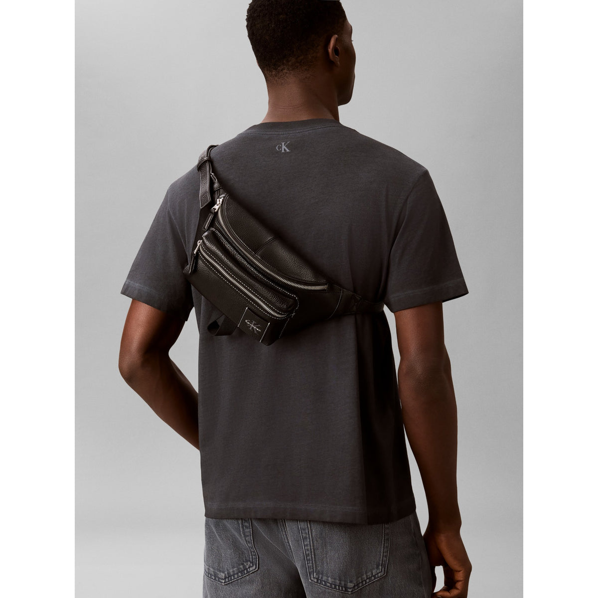BOLD_PEBBLE_SLING_LV04D3427G_UB1_Image_2