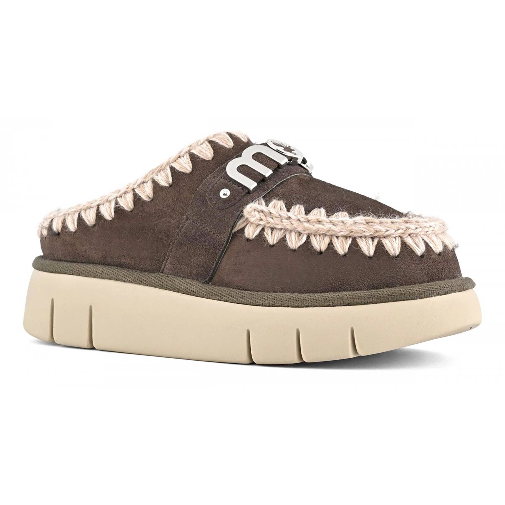 BOUNCE_CLOG_METAL_LOGO_MUFW531001A_MOCHA_Image_2
