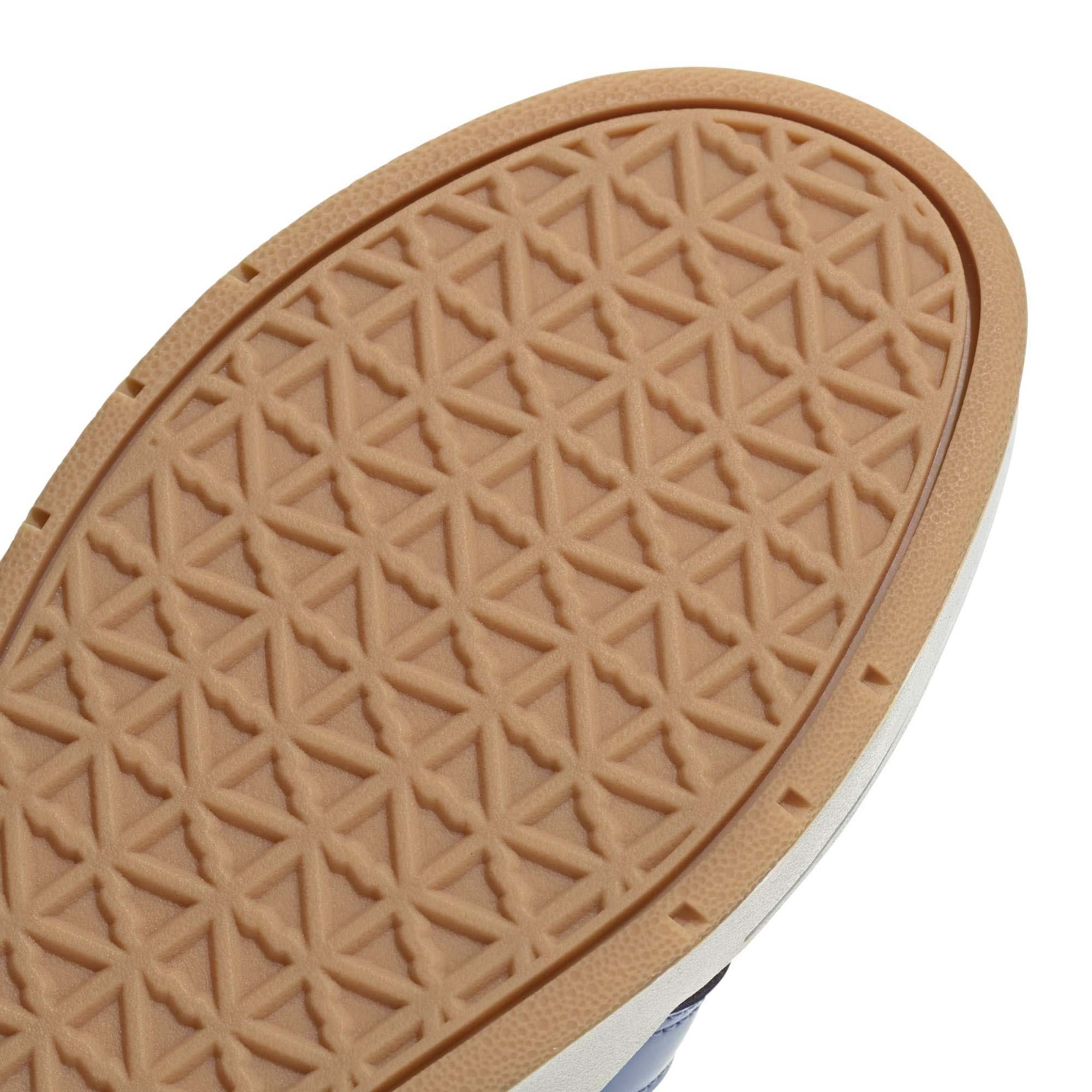 BREAKBASE_C_JR0205_FTWWHTB_Image_6