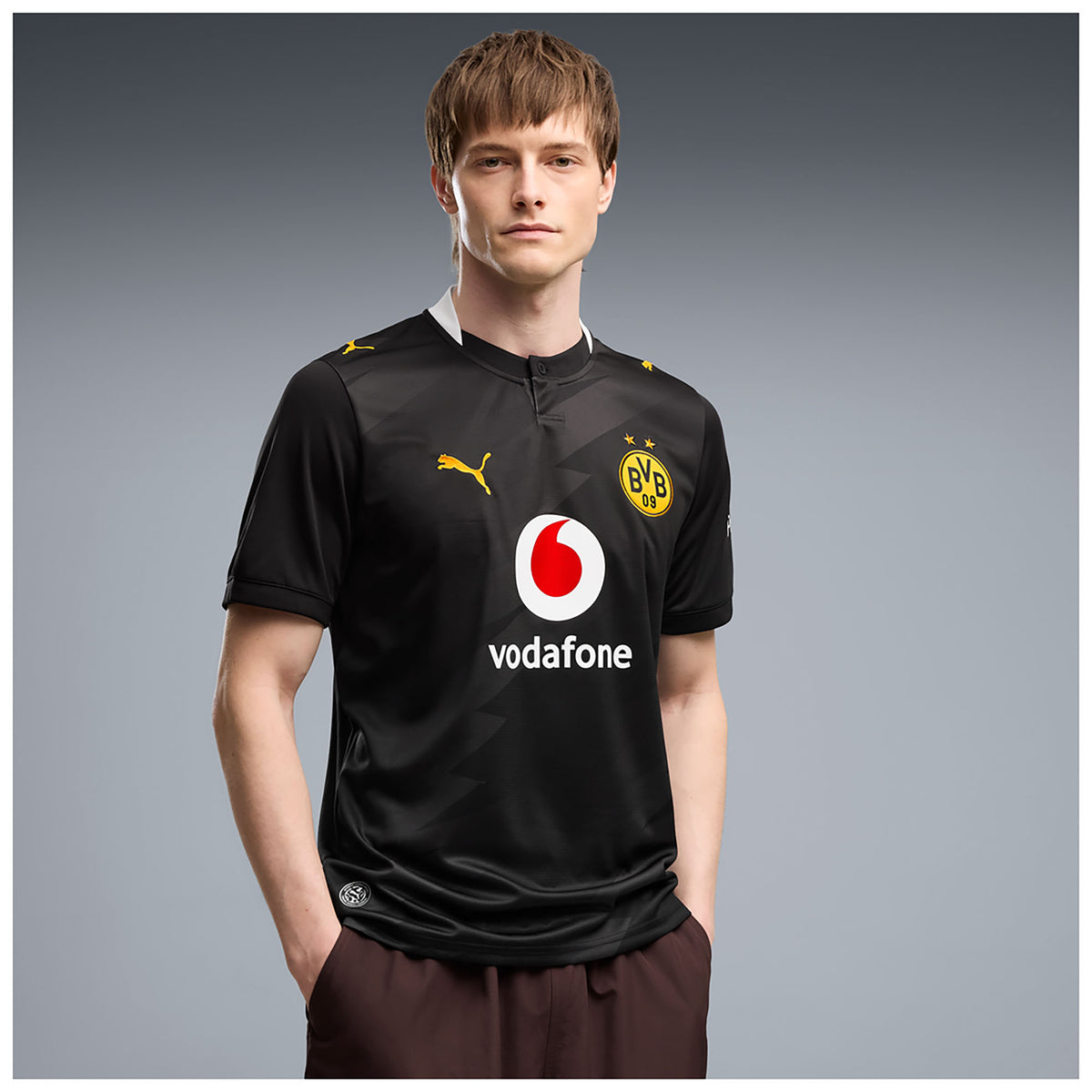 BVB_AWAY_JERSEY_REPLICA_784099_18_Image_2