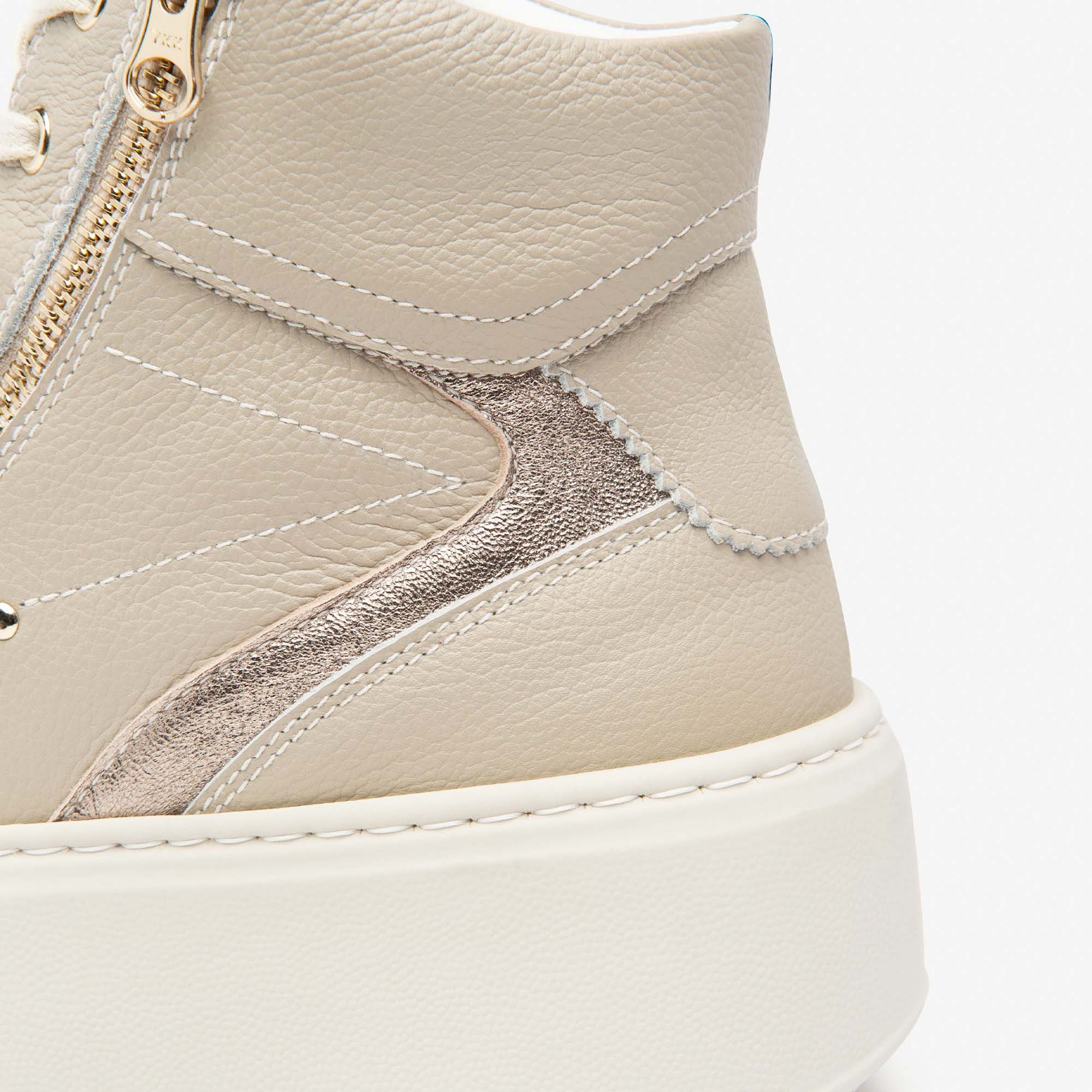 CAIRO_ETOILE_LEO_PUGUATEMALA_L17682_I514213D_412_Image_3