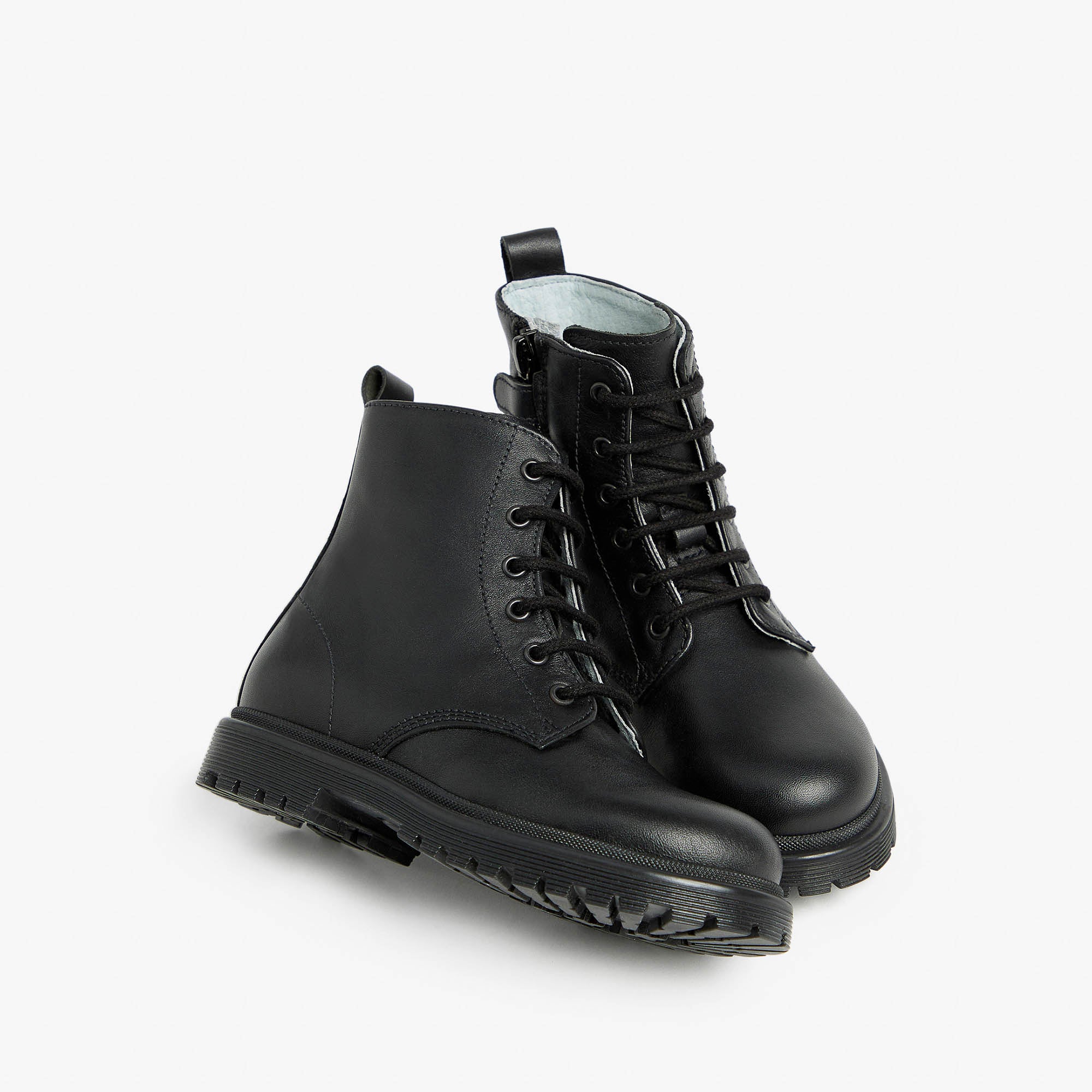 CAIRO_TR_BRENNA_ESCORT_NER_I528000F_100_Image_2