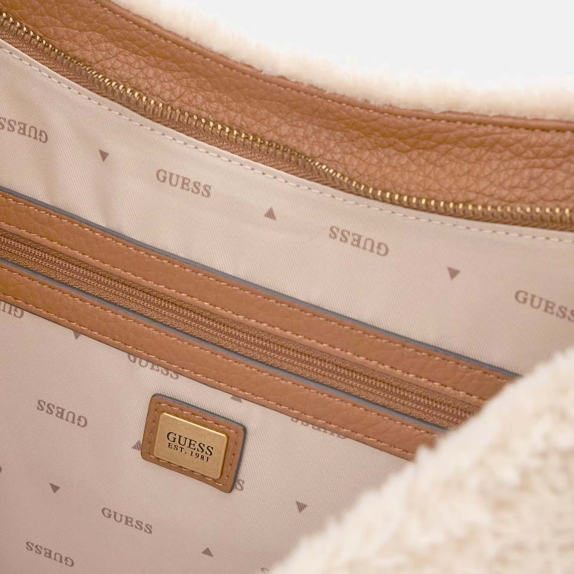 CAMDEN_SHOULDER_BAG_HWWB9308180_NTC_Image_3