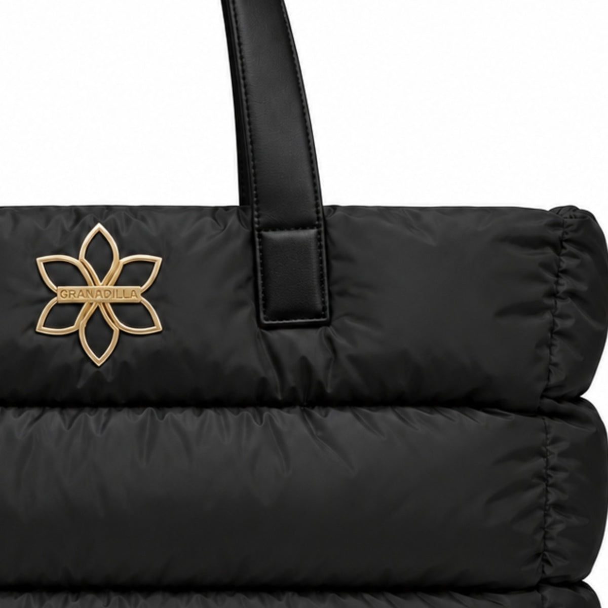 CATERINABIGNYLON_TRAPUNTATO_CTRACOLLA_34x38x15_JG6147_001_Image_3