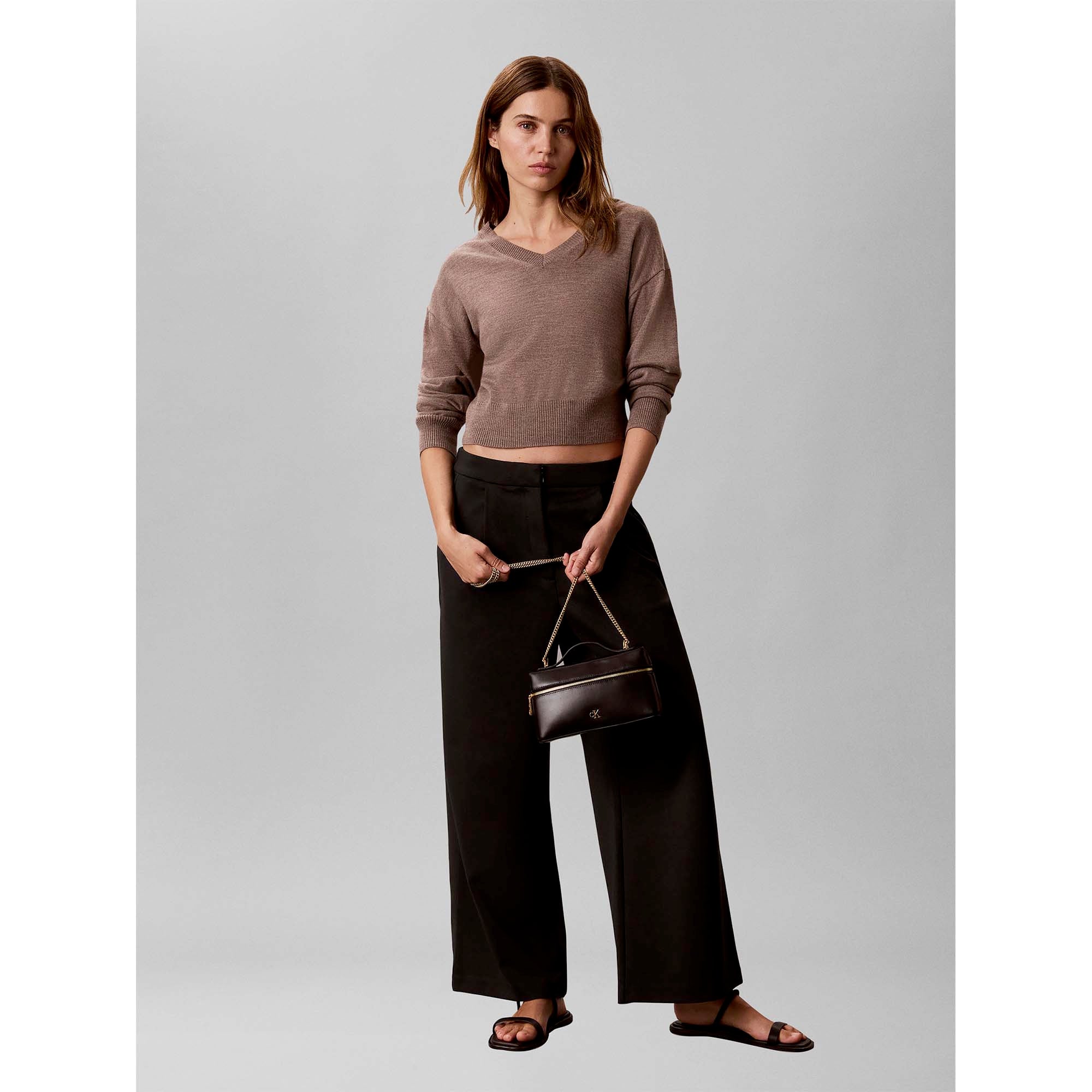 CK_BEAUTY_CASE_ON_CHAIN_LV04F1134G_UB1_Image_4