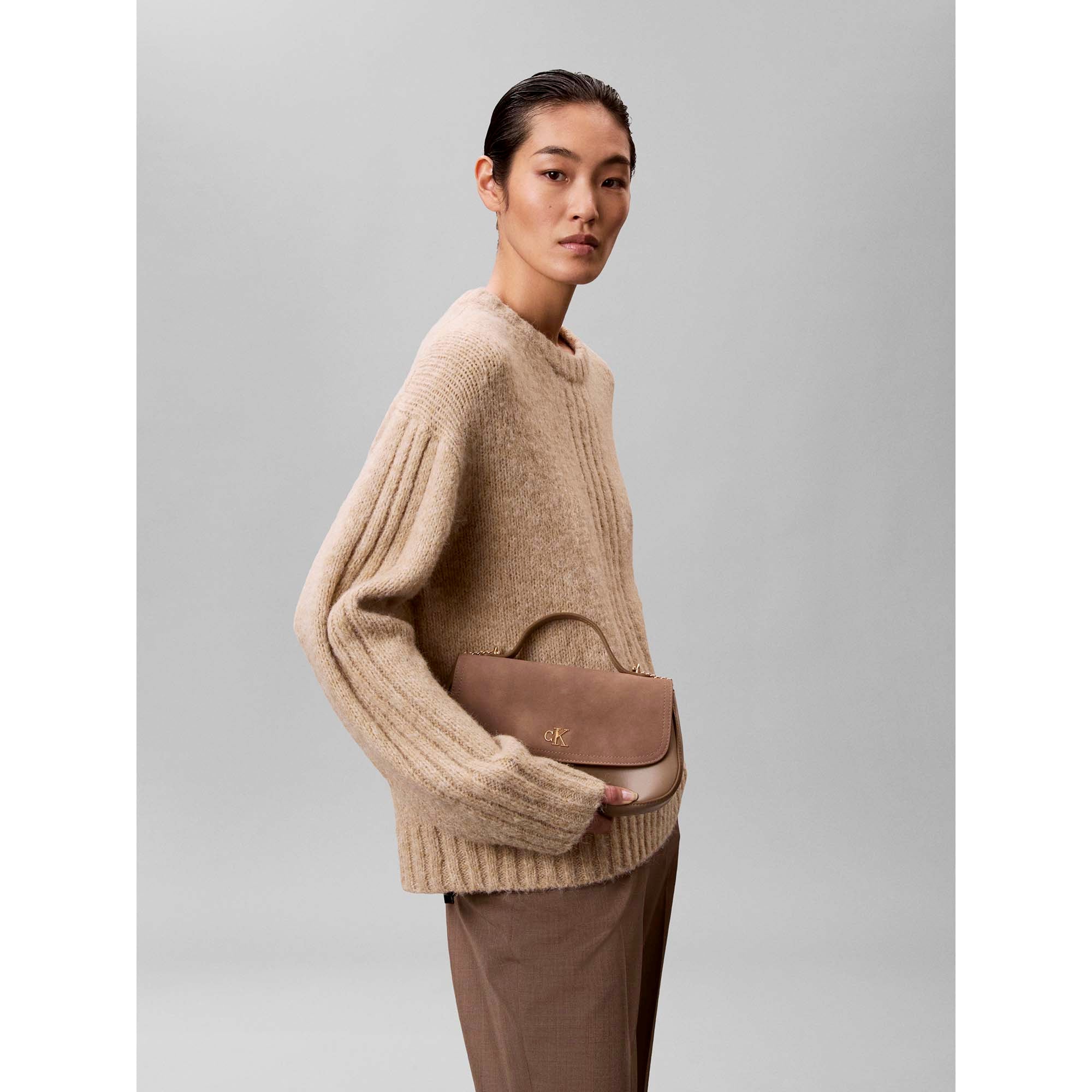 CK_BRUSHED_FLAP_CAMERA_BAG_LV04F3409G_VFU_Image_4